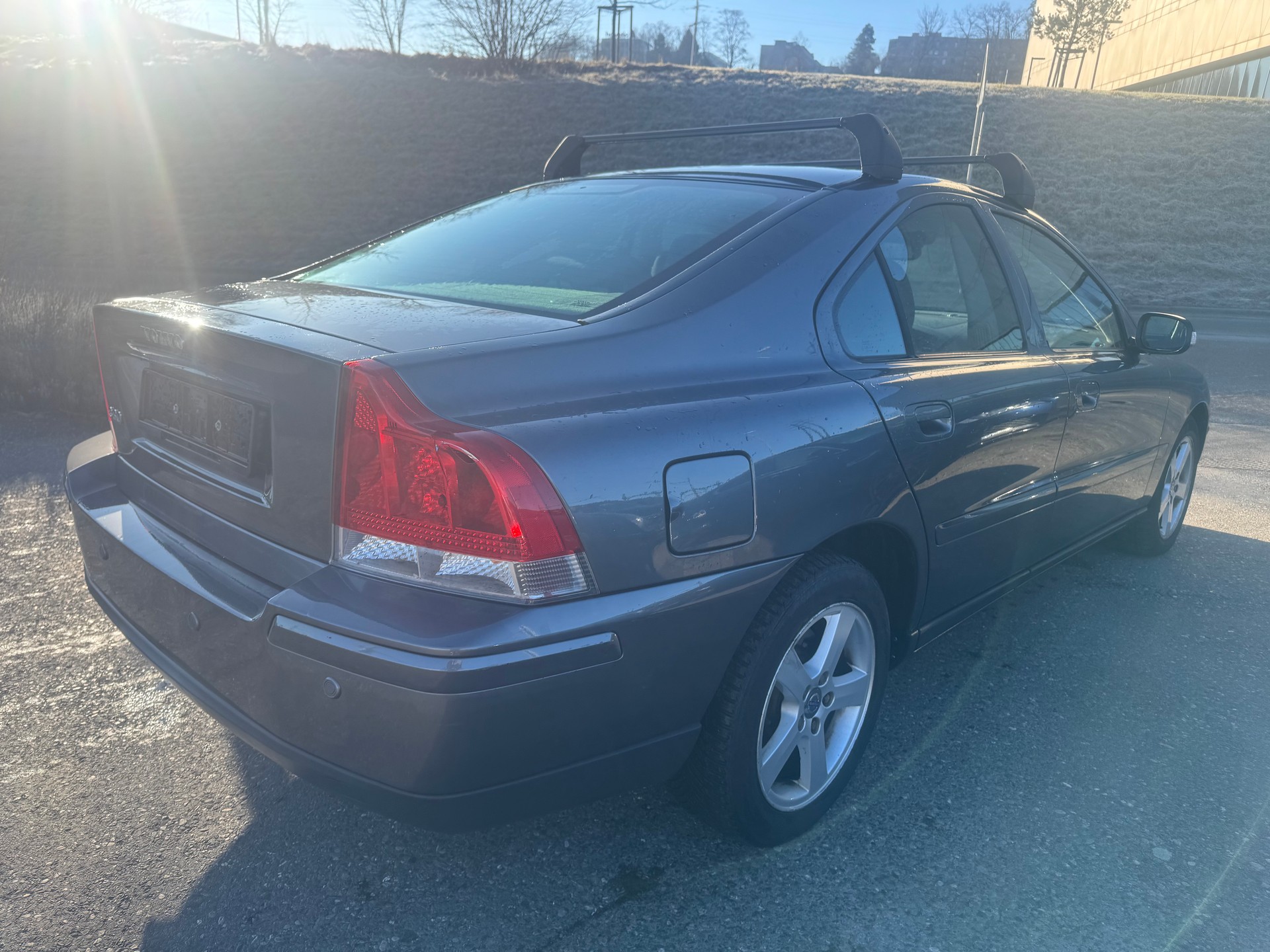VOLVO S60 2.4 Momentum-image-3