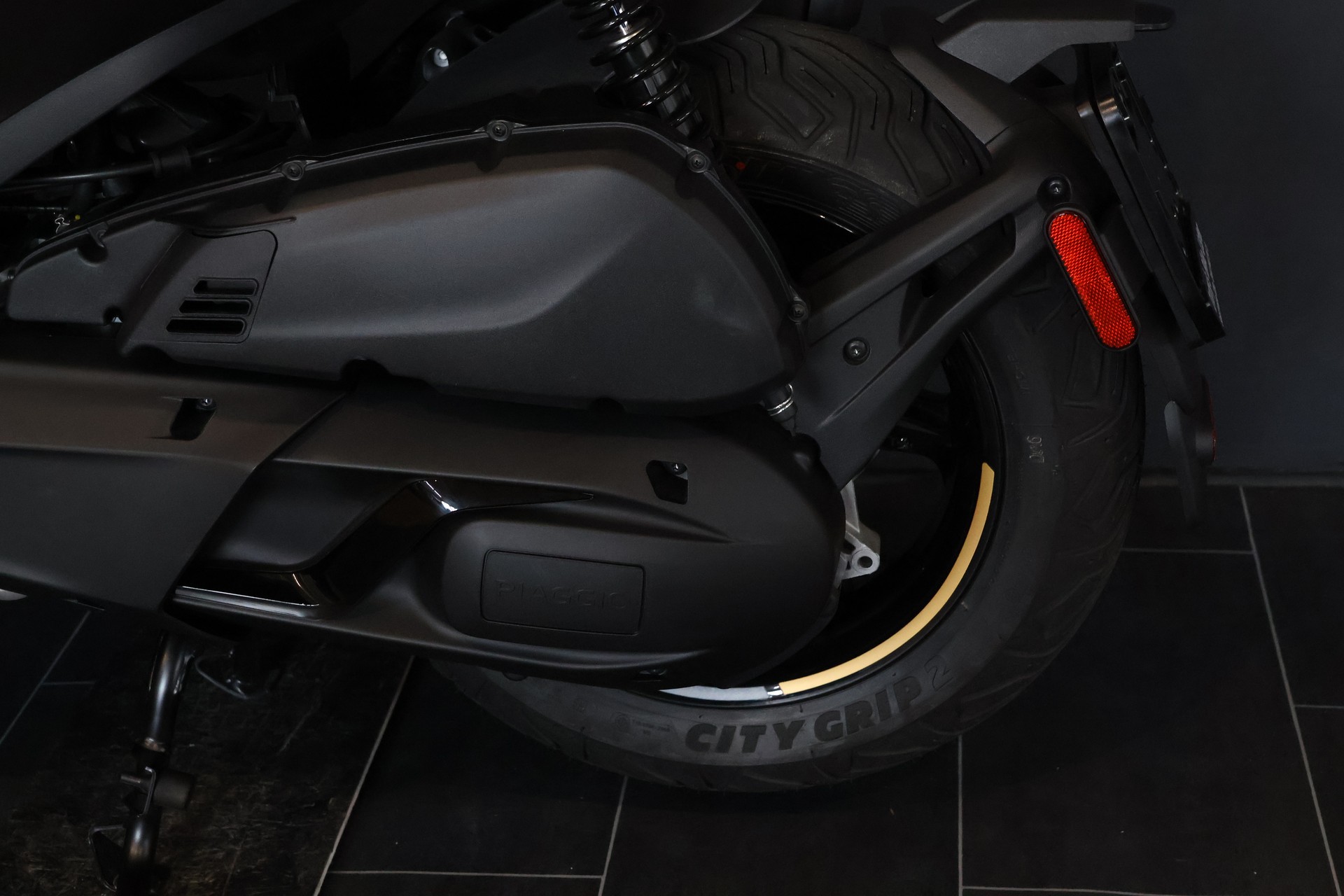 PIAGGIO Beverly 400 Sport E5+ 25th Anniversary (4 Jahre Garantie)-image-5