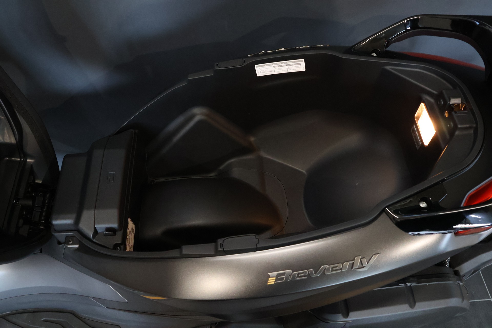 PIAGGIO Beverly 400 Sport E5+ 25th Anniversary (4 Jahre Garantie)-image-9