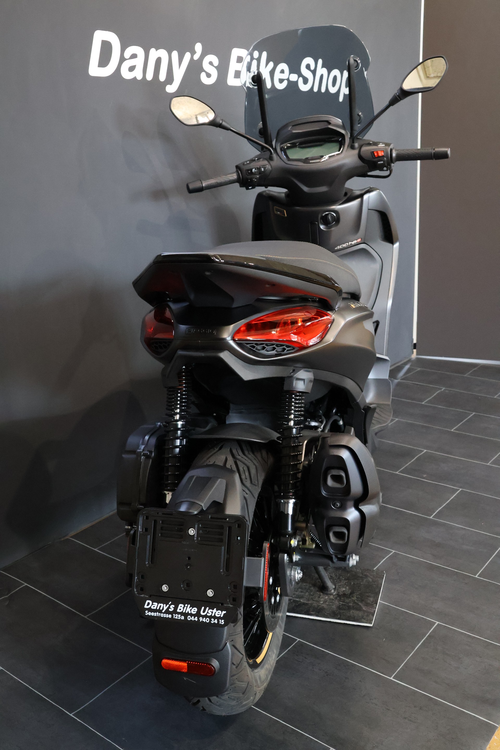 PIAGGIO Beverly 400 Sport E5+ 25th Anniversary (4 Jahre Garantie)-showroom-element-3