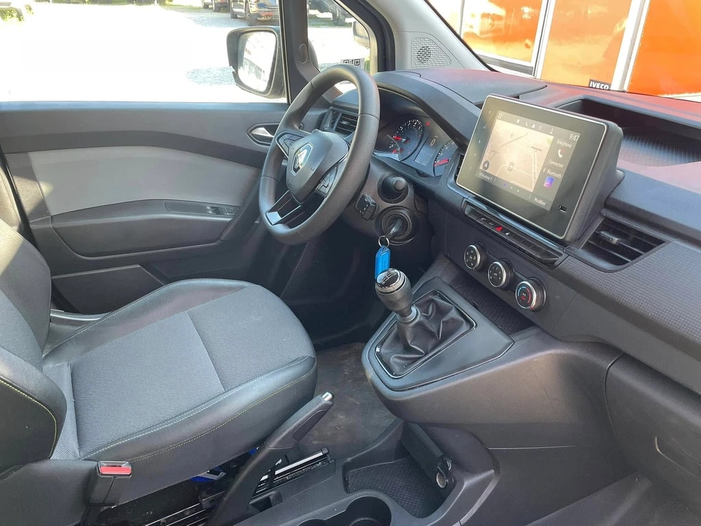 RENAULT Kangoo Van 1.3TCe L2 130 PF Extra-image-12