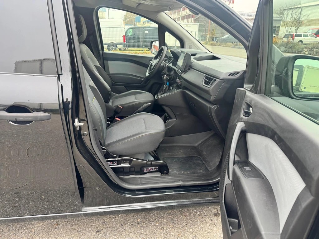 RENAULT Kangoo Van 1.3TCe L2 130 PF Extra-image-15
