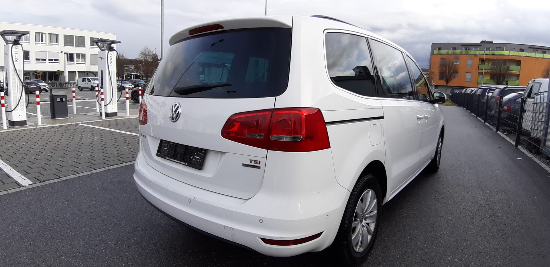 VW Sharan 1.4 TSI BlueMotion Technology Highline-image-4
