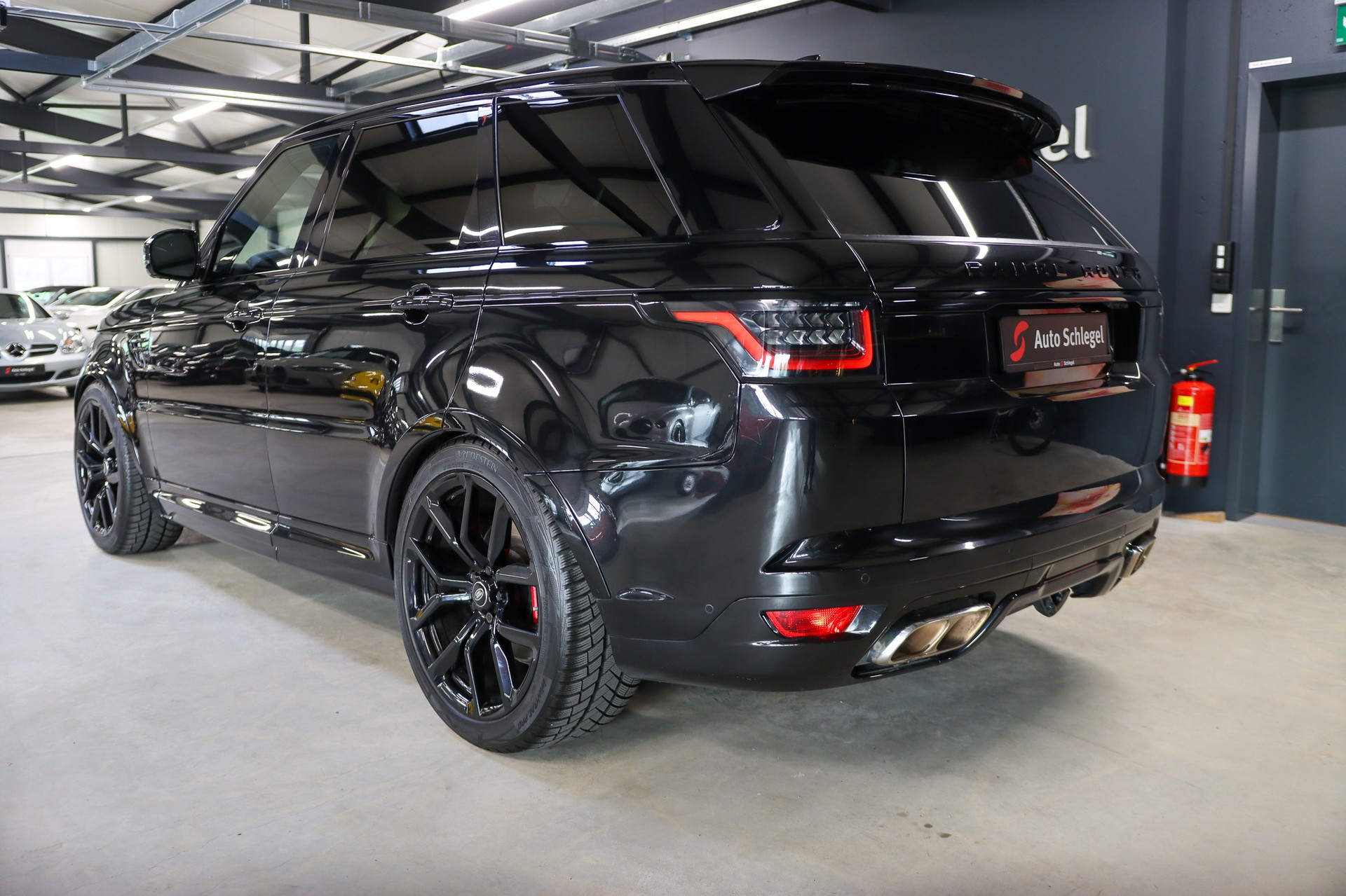 LAND ROVER Range Rover Sport 5.0 V8 S/C SVR Automatic-image-3