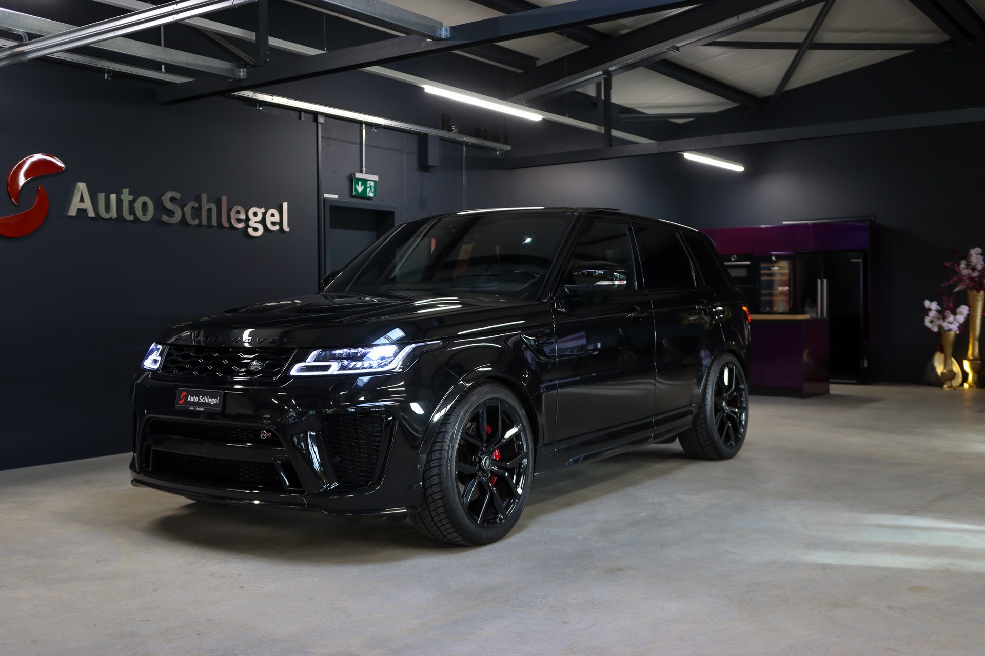 LAND ROVER Range Rover Sport 5.0 V8 S/C SVR Automatic-image-7