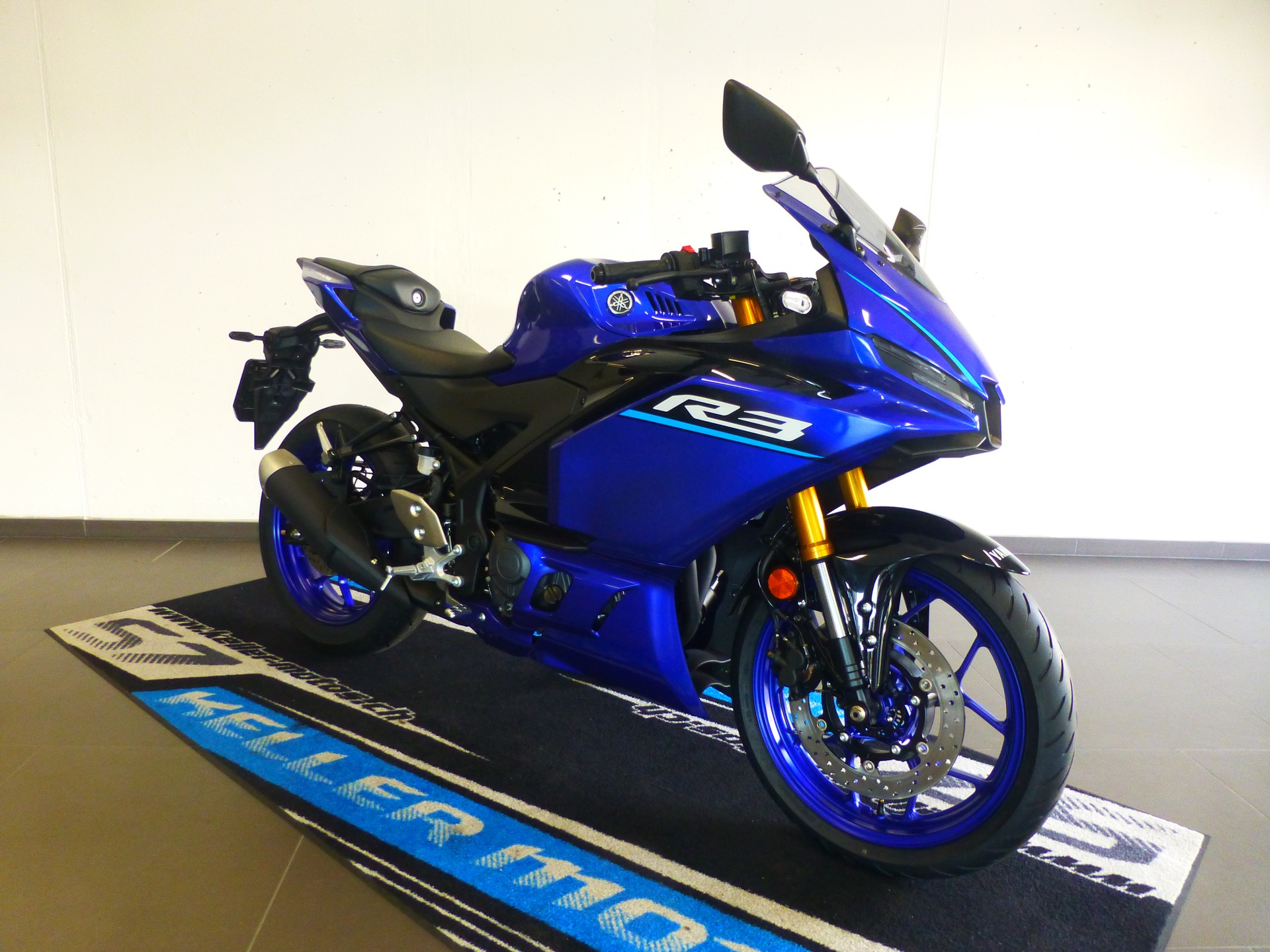YAMAHA YZF-R3-image-3