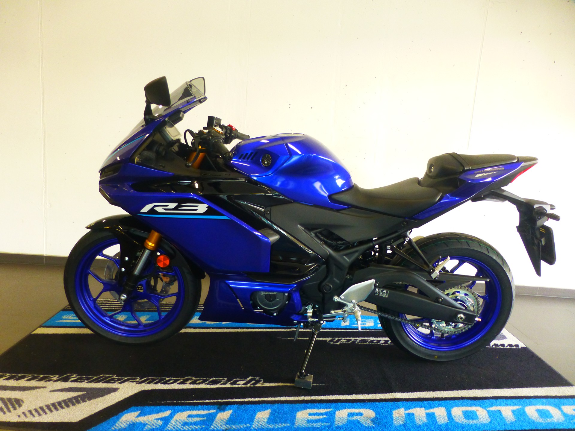 YAMAHA YZF-R3-image-1