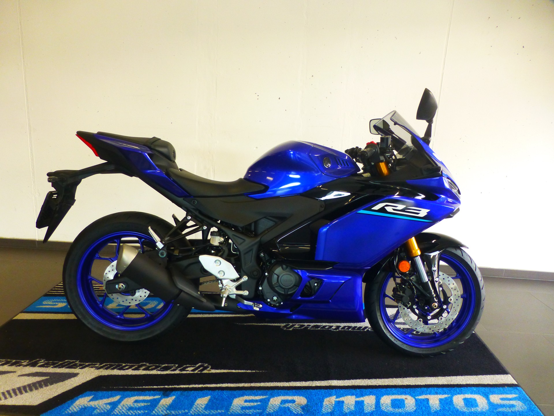 YAMAHA YZF-R3