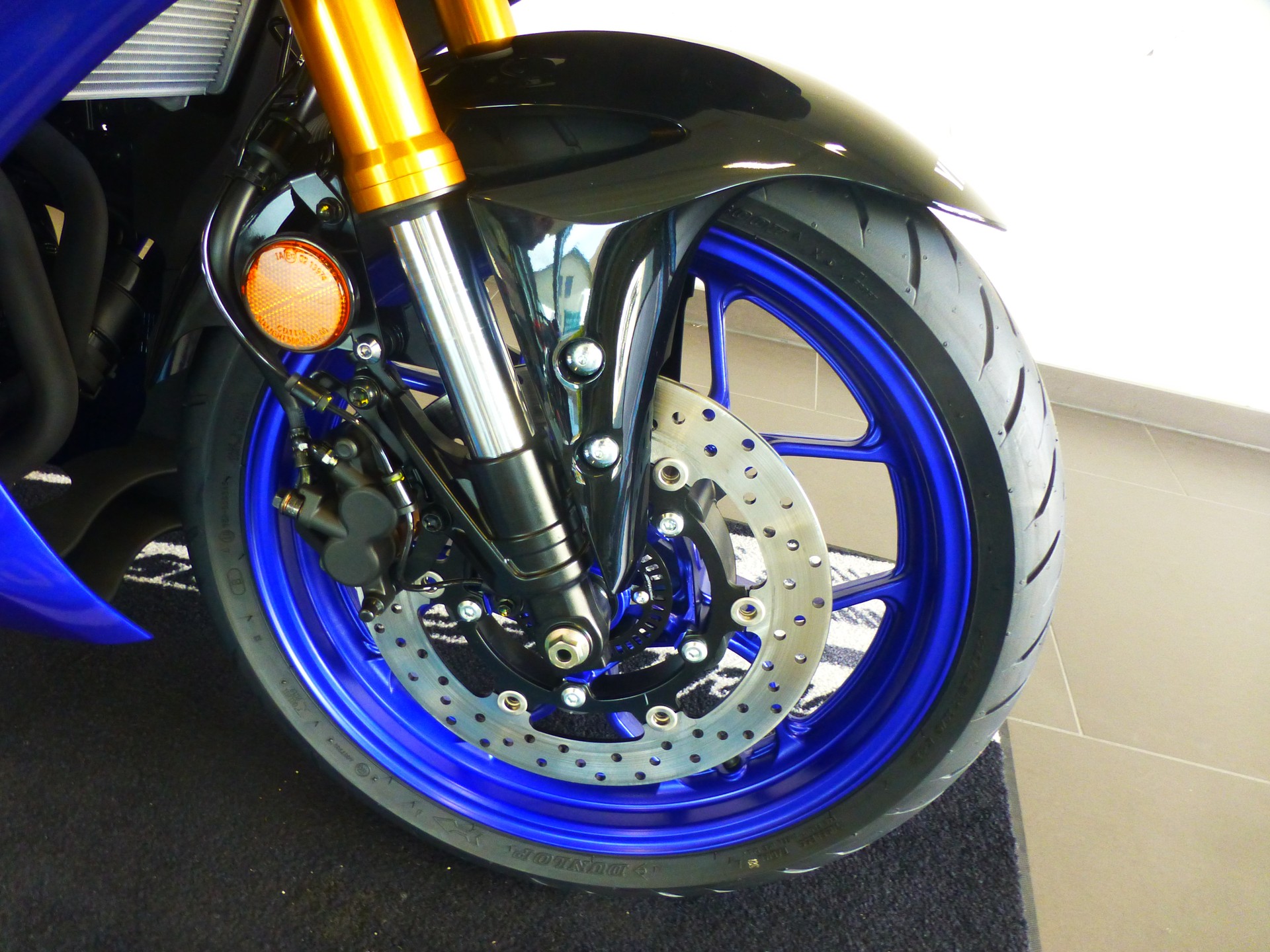 YAMAHA YZF-R3-image-6