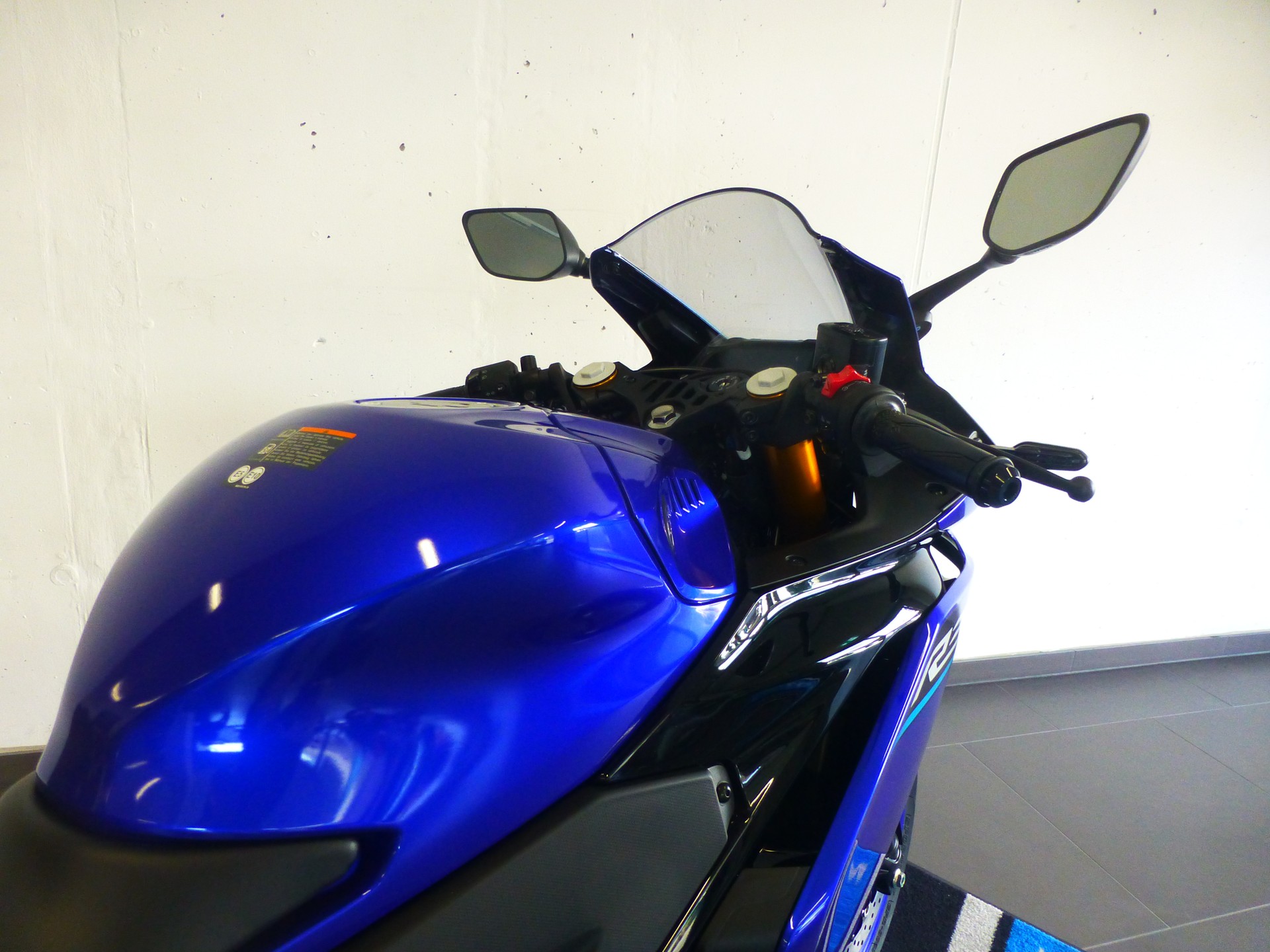 YAMAHA YZF-R3-image-14