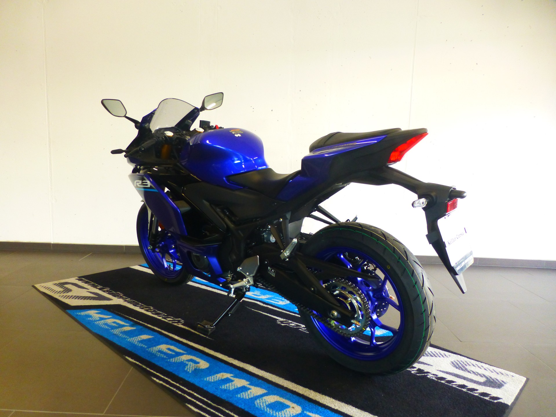 YAMAHA YZF-R3-image-2