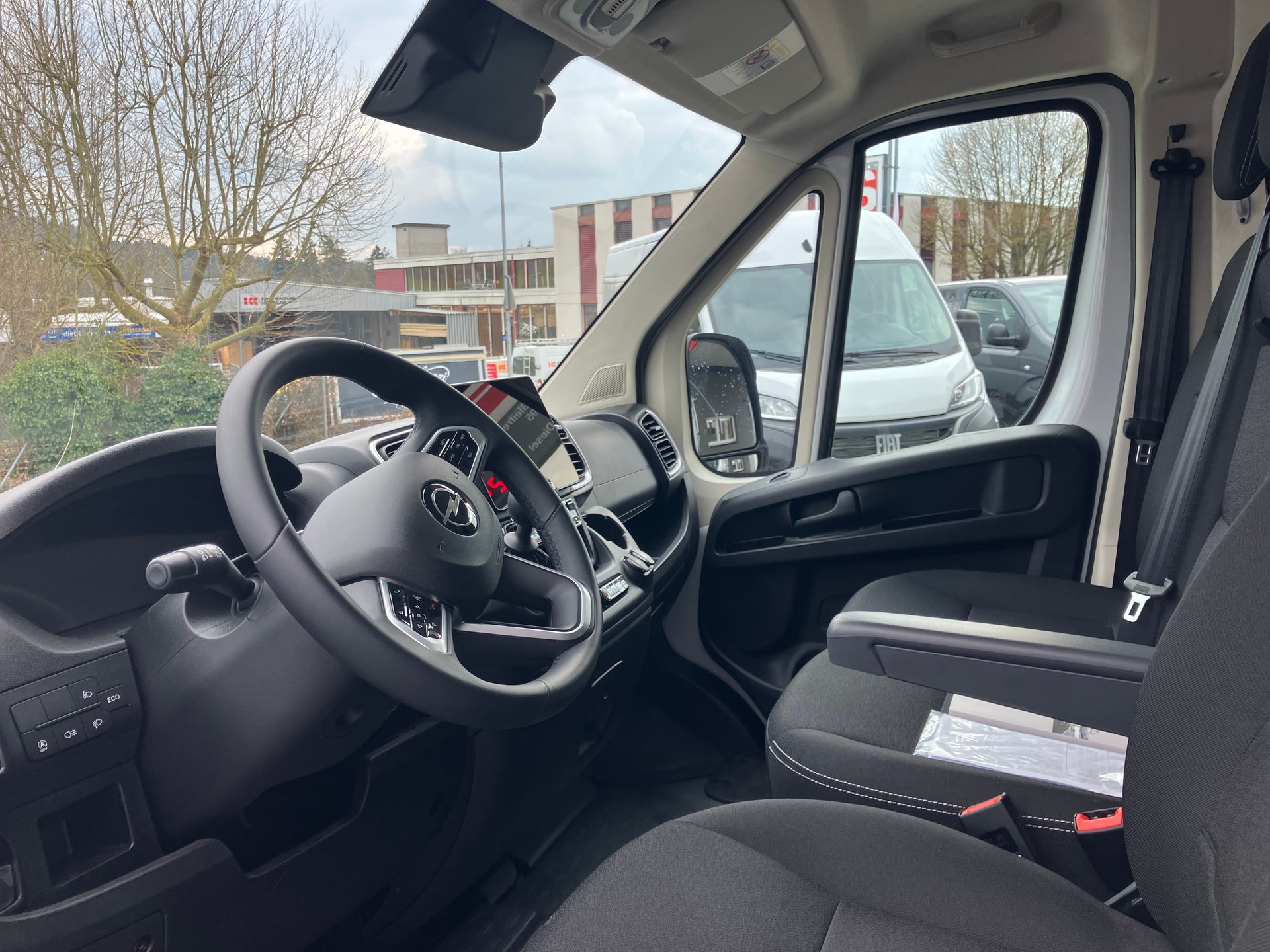 PEUGEOT Boxer 2.2 HDI 335 L2H2-image-8
