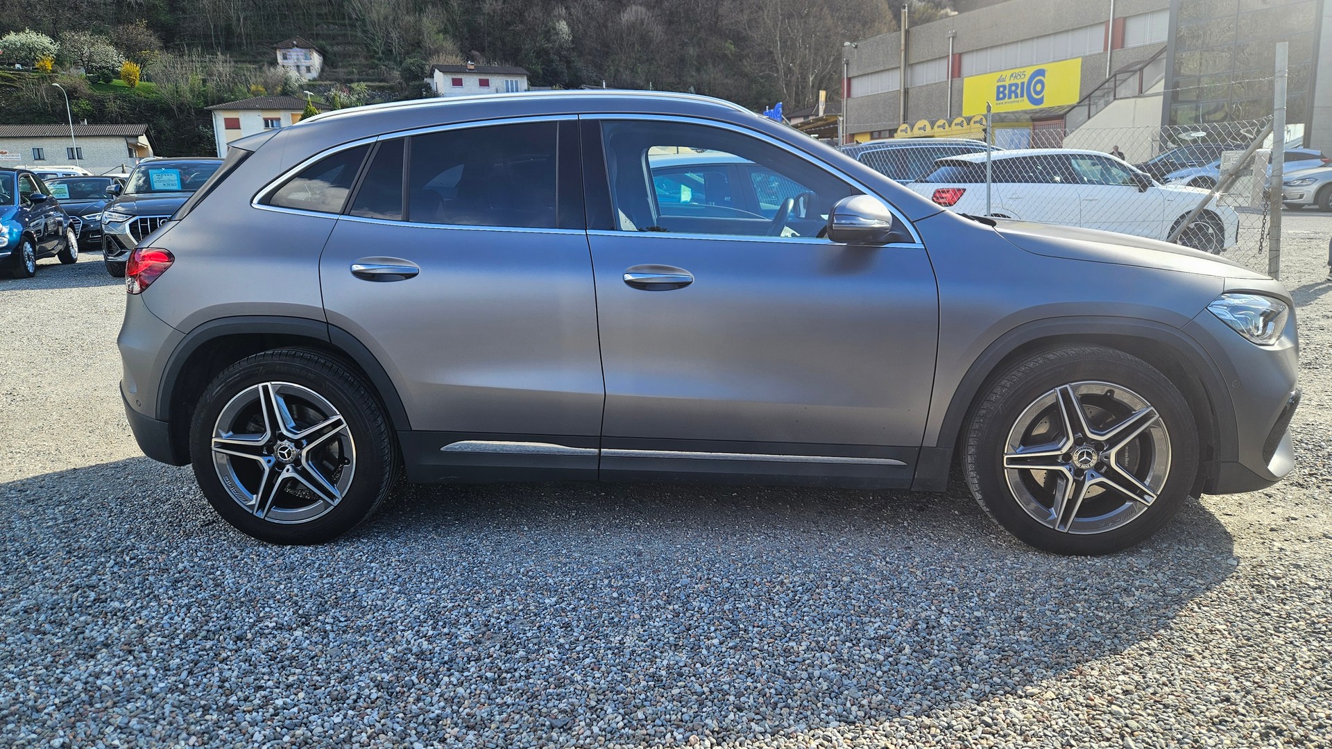 MERCEDES-BENZ GLA 220d 4Matic Progressive 8G-DCT-image-3