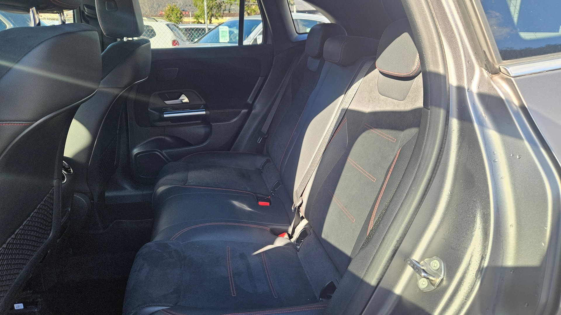 MERCEDES-BENZ GLA 220d 4Matic Progressive 8G-DCT-image-7