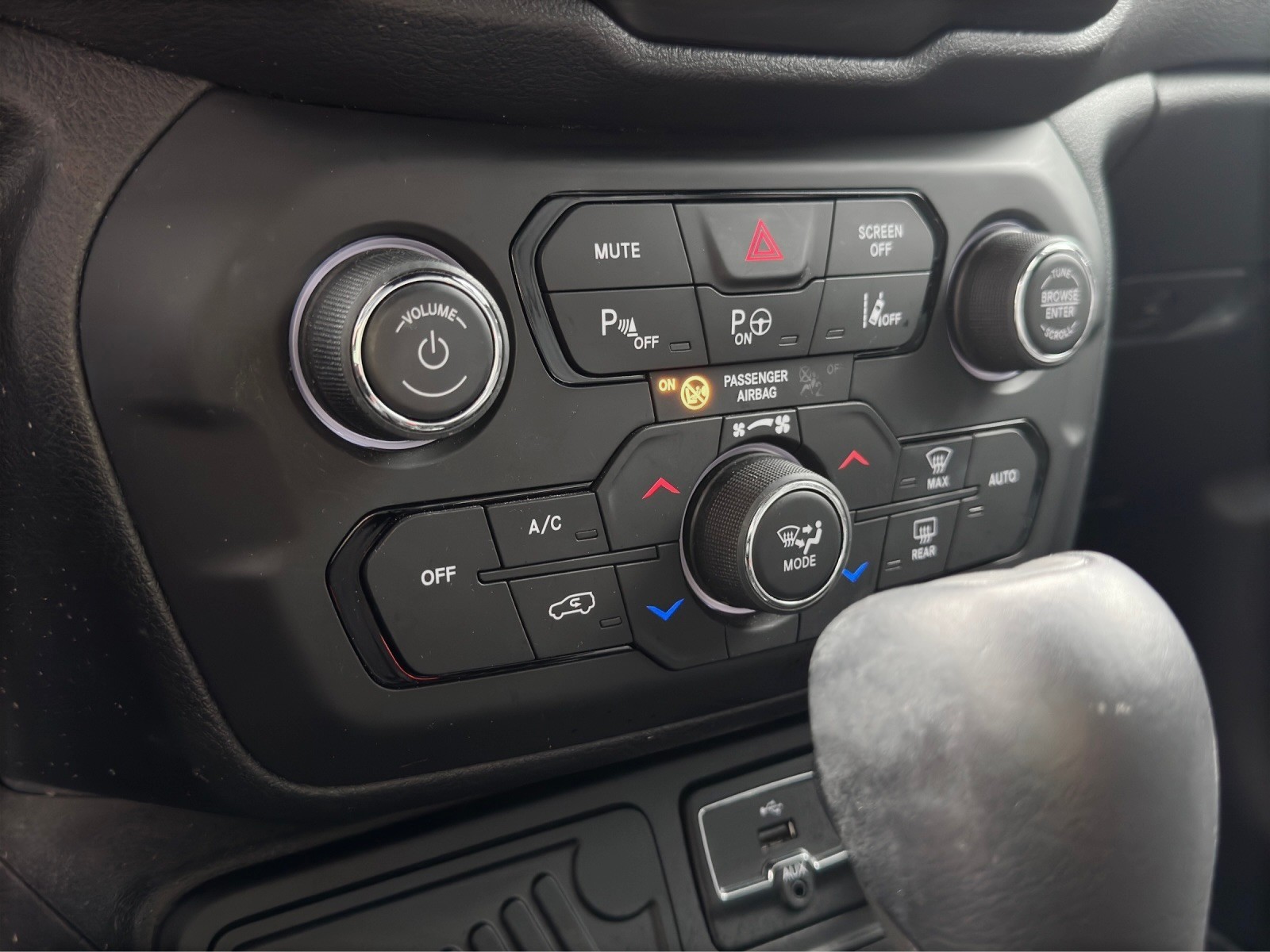 JEEP Renegade 1.3 GSE Turbo Limited-image-17