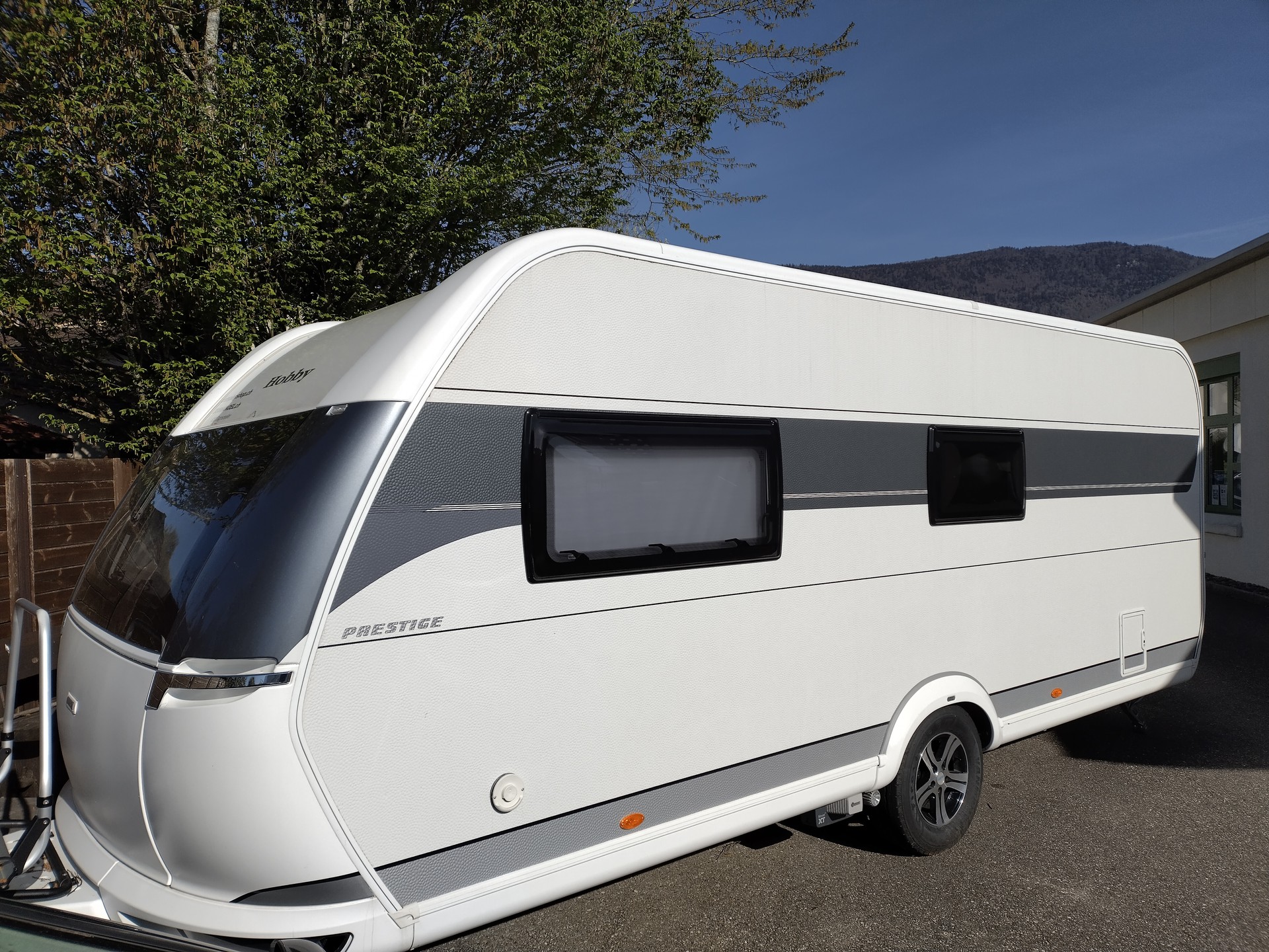 HOBBY Prestige 24EG 560 FC-image-2