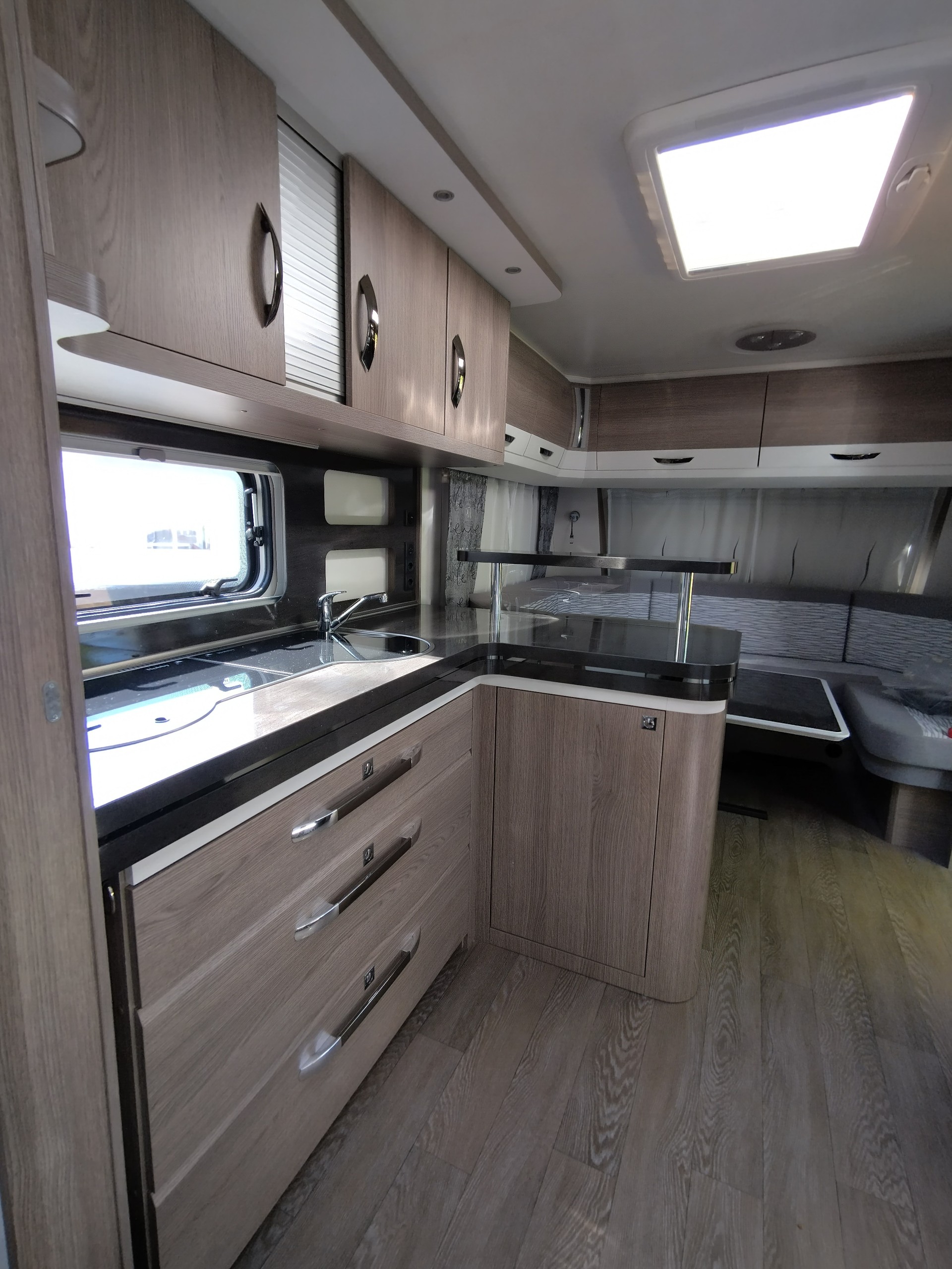 HOBBY Prestige 24EG 560 FC-image-10