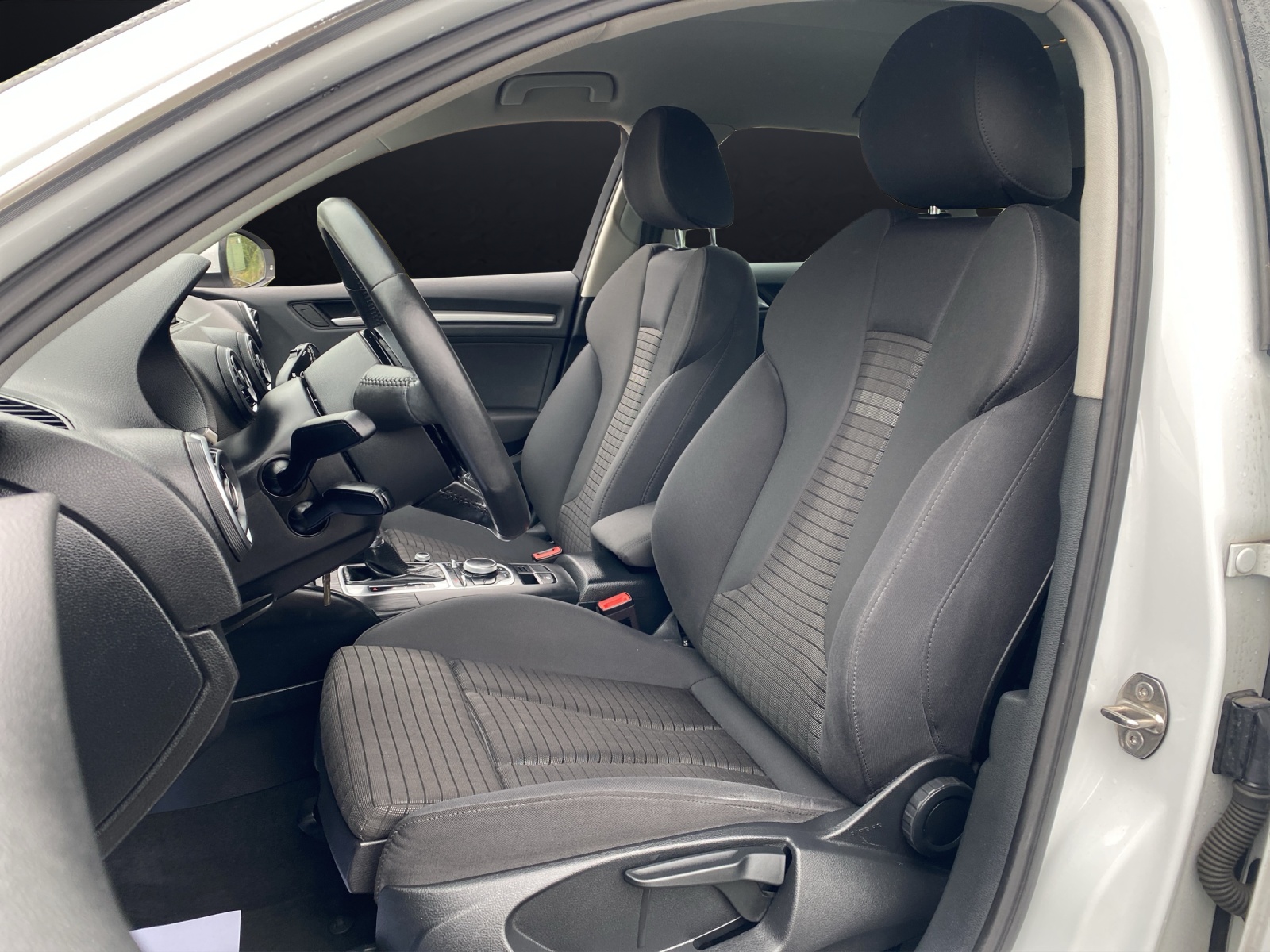 AUDI A3 Sportback 2.0 TDI Ambiente Quattro S-tronic 2.0 TDI Quattro (4x4) 184 PS | Automat | 109’000 km | Frisch ab MFK & Service-image-9