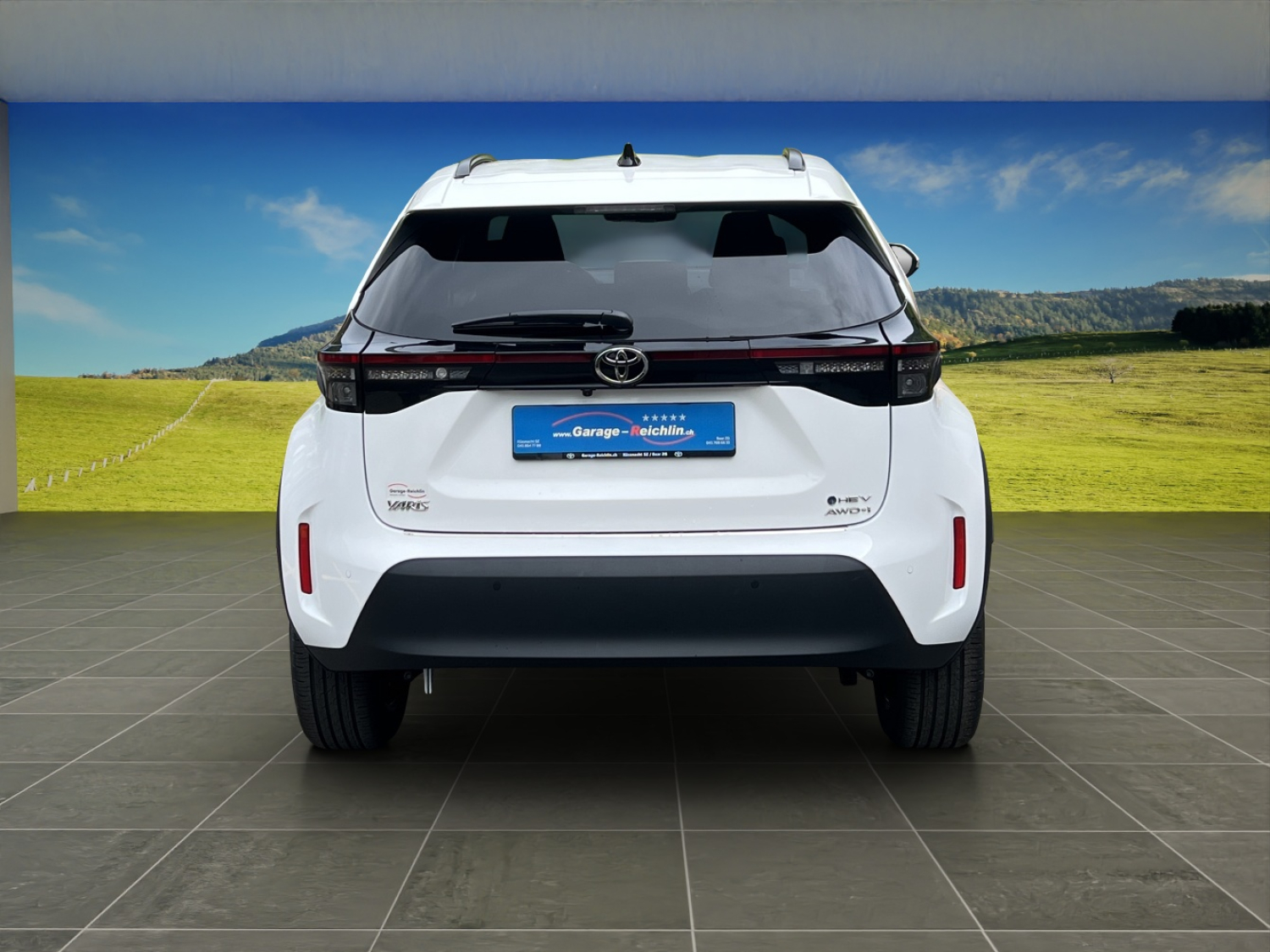 TOYOTA Yaris Cross 1.5 VVT-i HSD Trend AWD-i-showroom-element-3