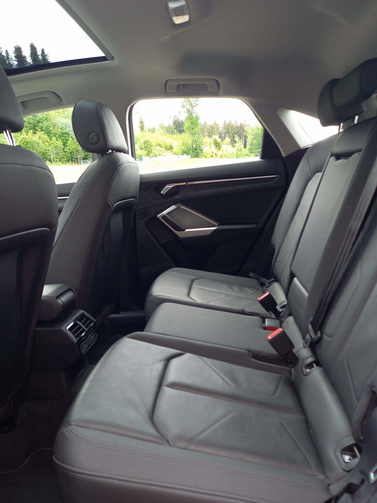 AUDI Q3 Sportback 45 TFSI S line quattro S-tronic-image-11