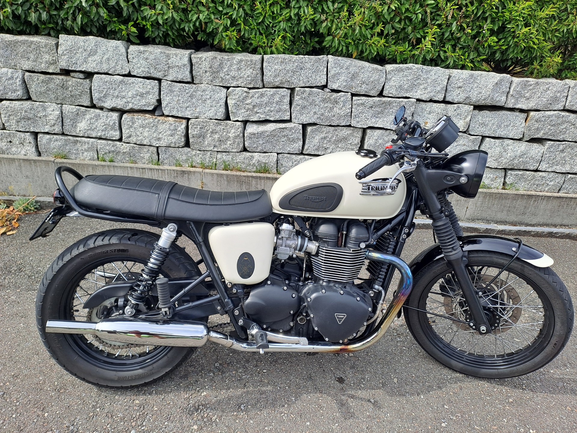 TRIUMPH Bonneville 900 i T 100