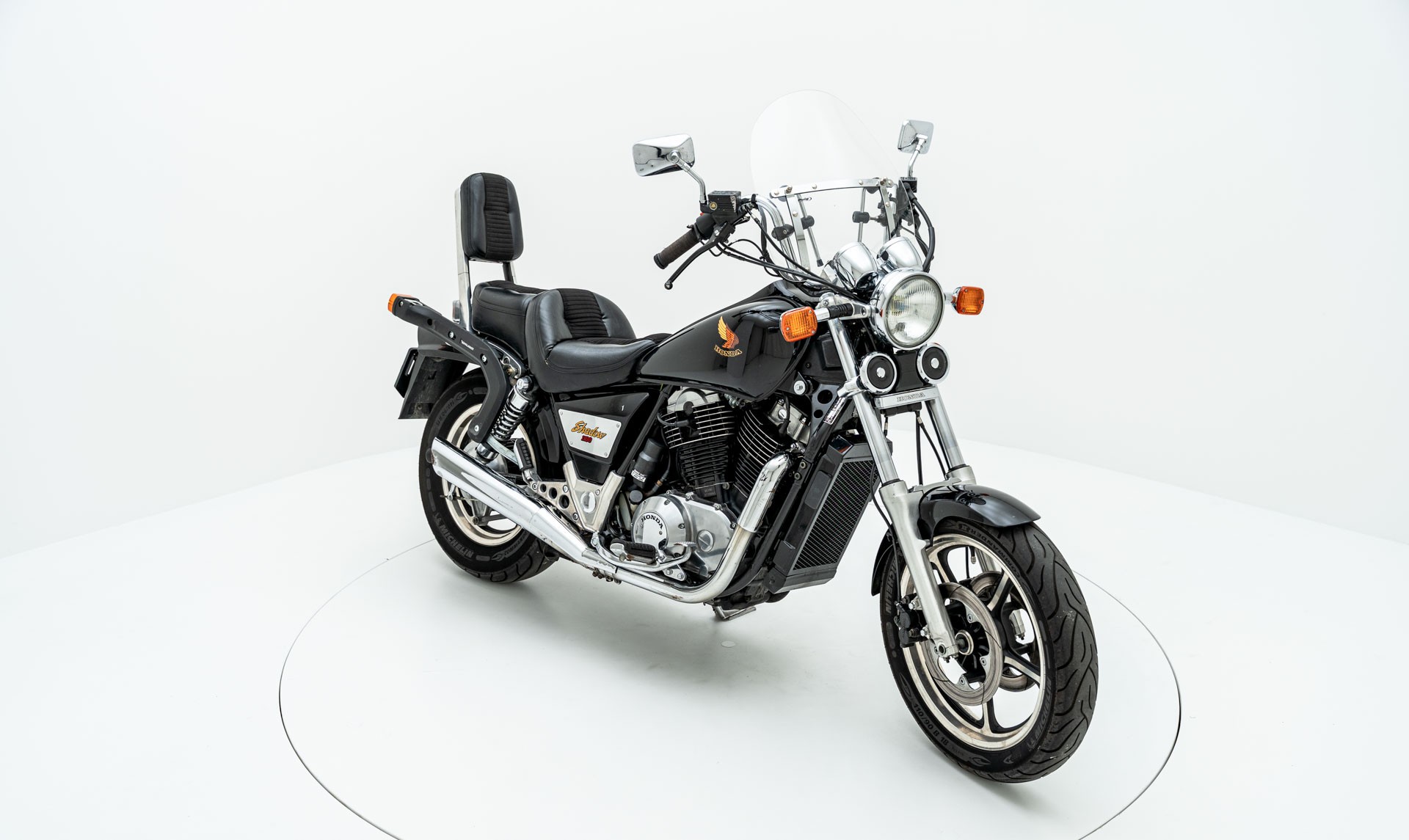 HONDA VT 1100 C G Shadow-image-1