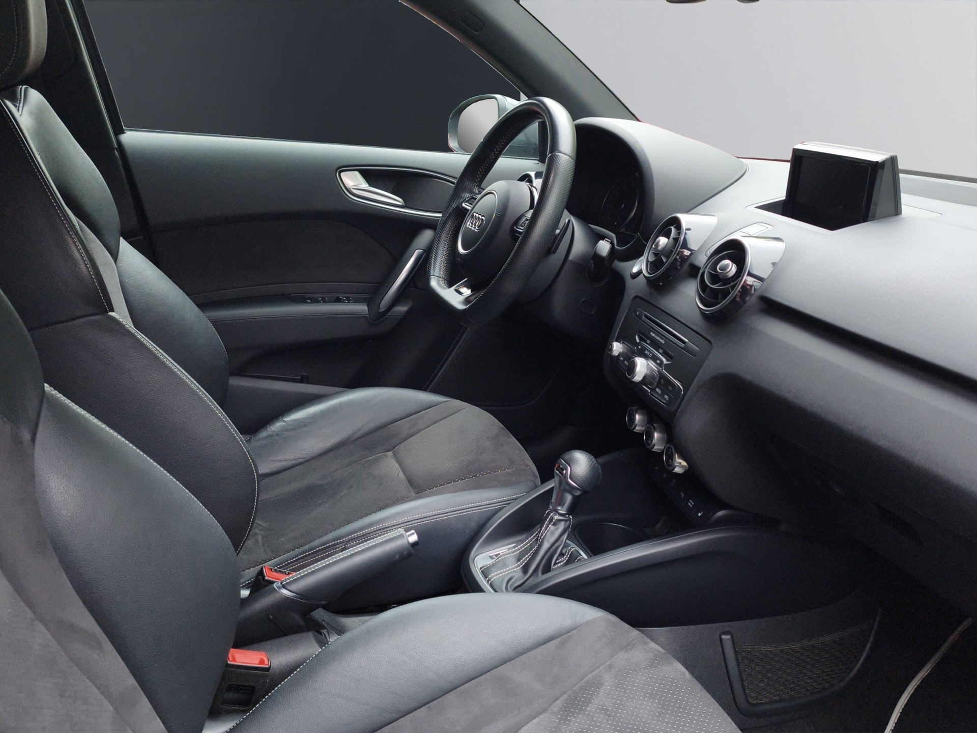 AUDI A1 Sportback 1.4 TFSI Sport S-tronic-image-9