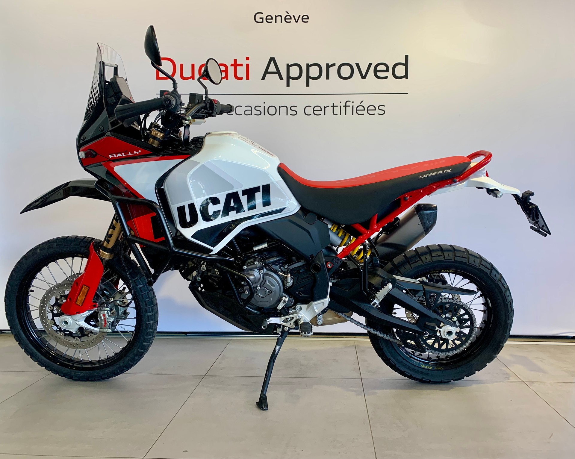 DUCATI Desert X Rally-showroom-element-1
