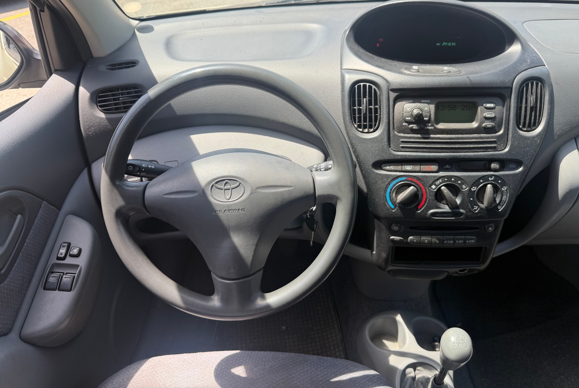 TOYOTA Yaris Verso 1.3 Linea Sol-image-6