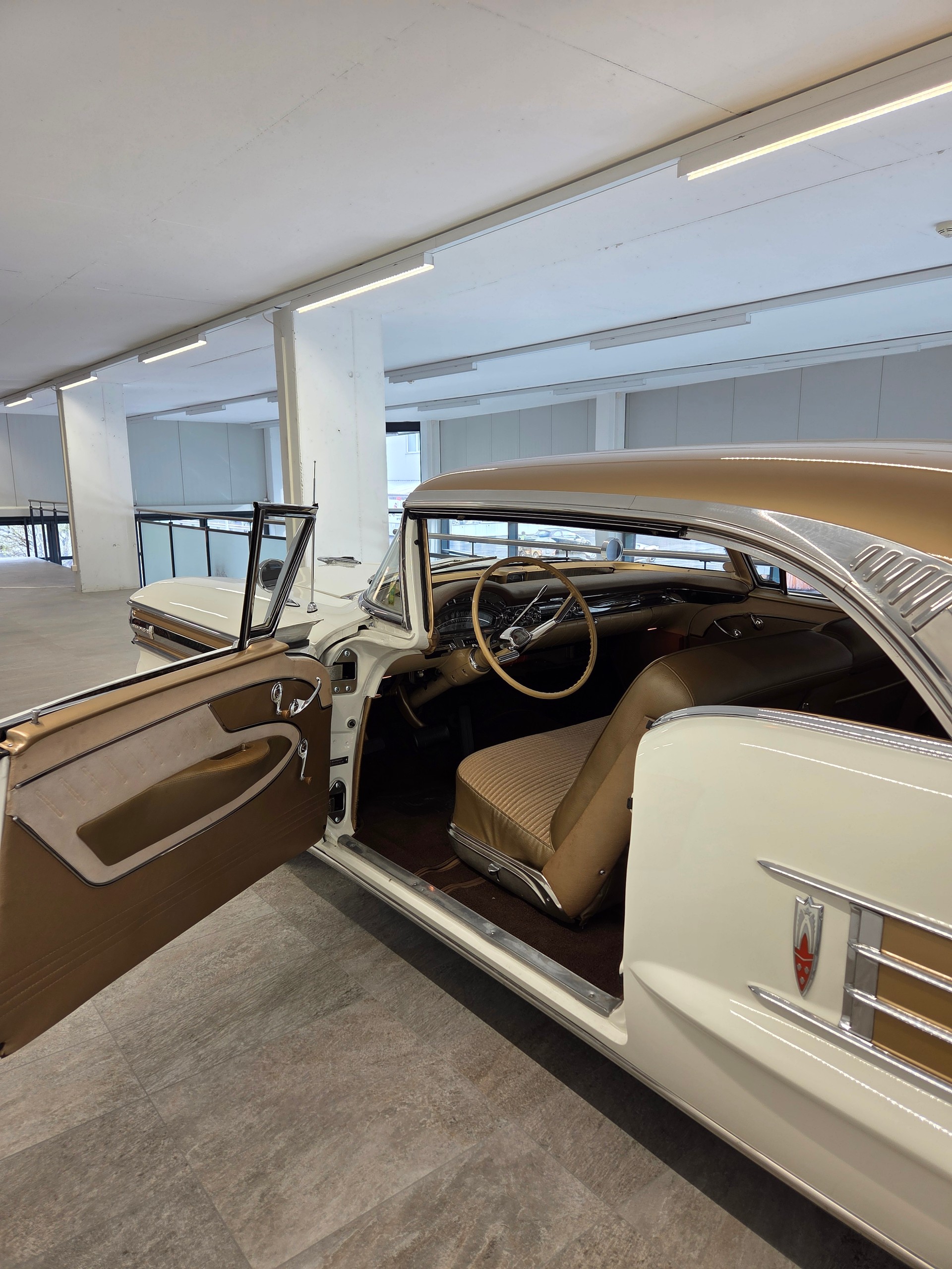 OLDSMOBILE Super 88 2 Door Coupe Veteran-image-14