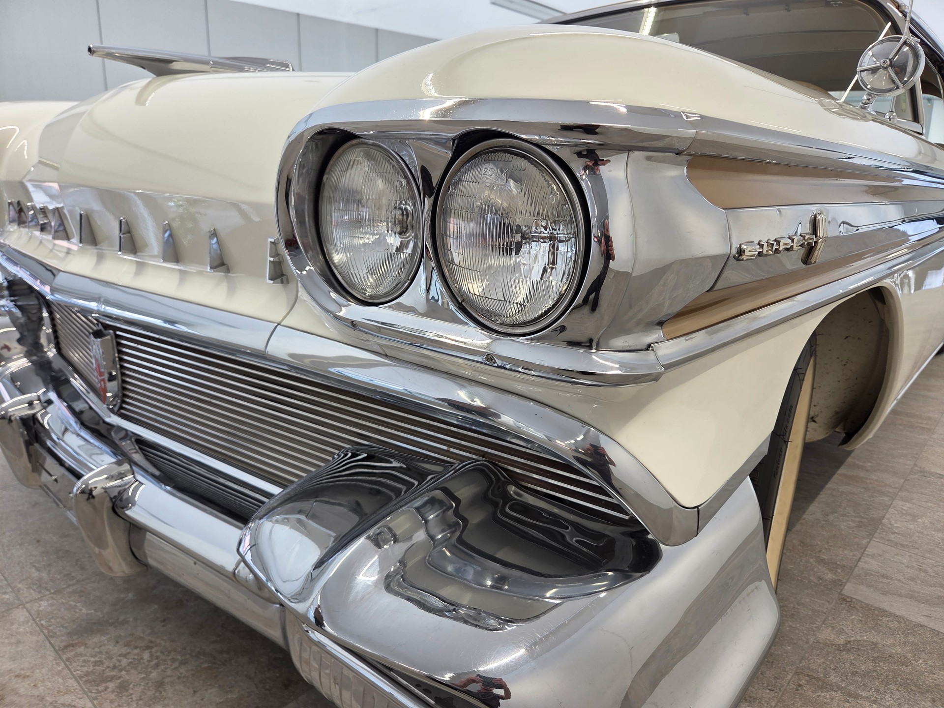 OLDSMOBILE Super 88 2 Door Coupe Veteran-image-23