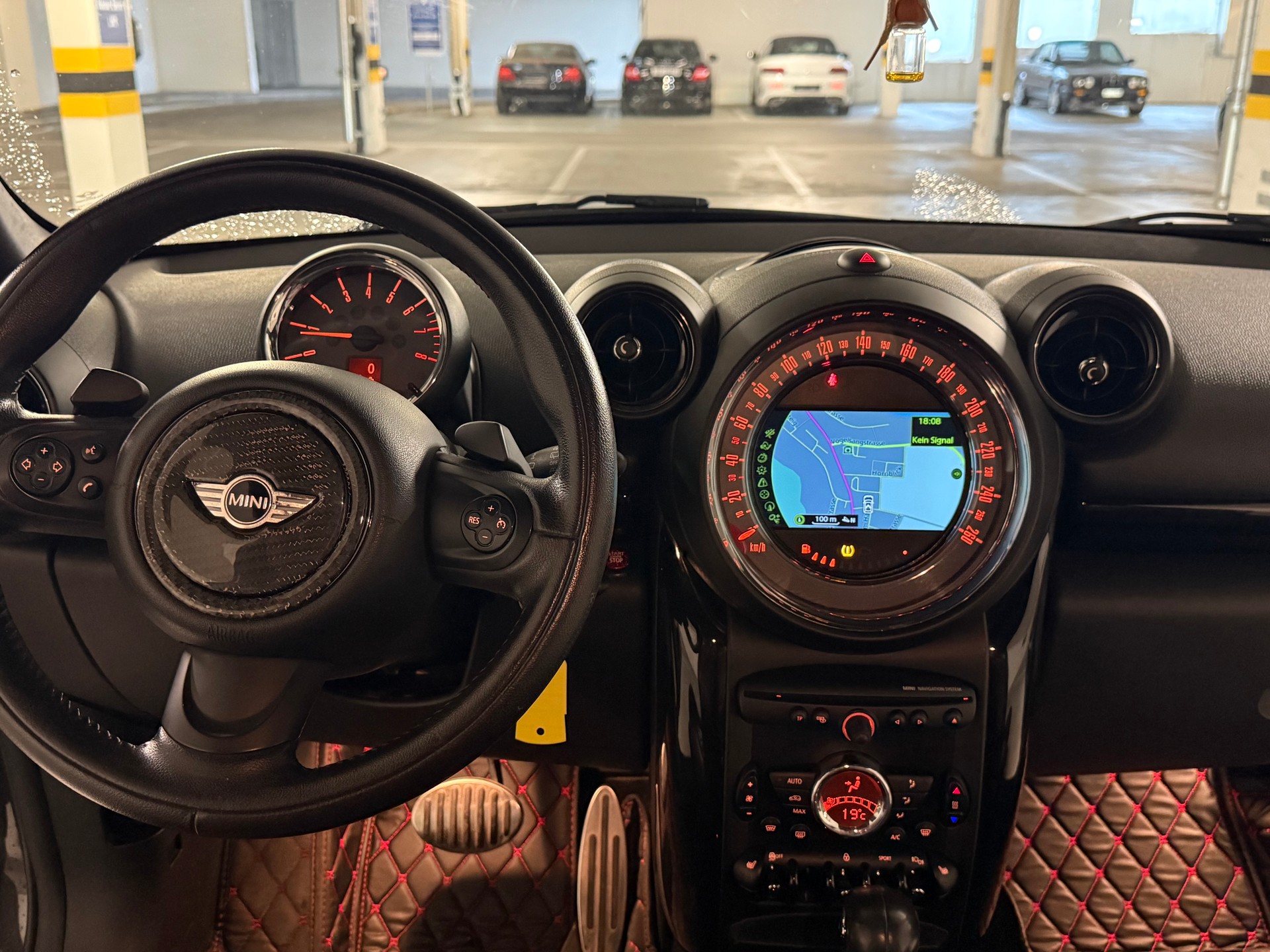 MINI Paceman R 61 Cooper S ALL4 190 PS-image-9