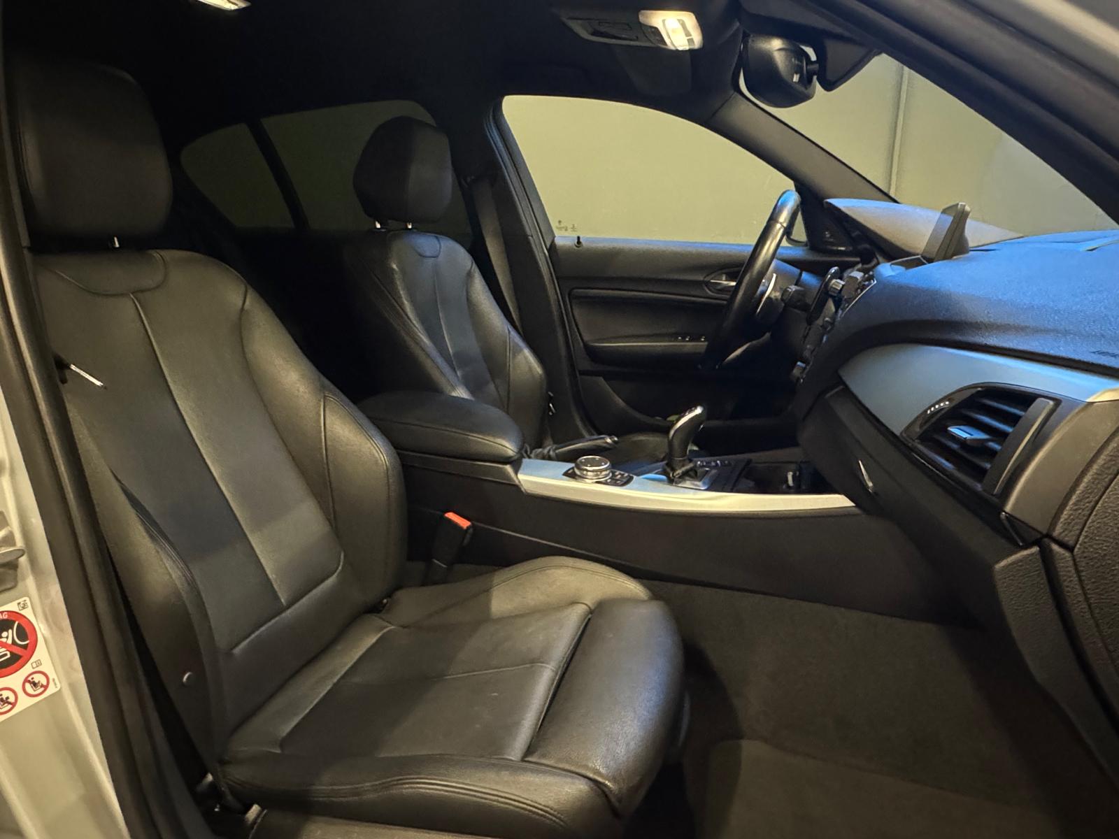 BMW M135i xDrive Steptronic-image-9