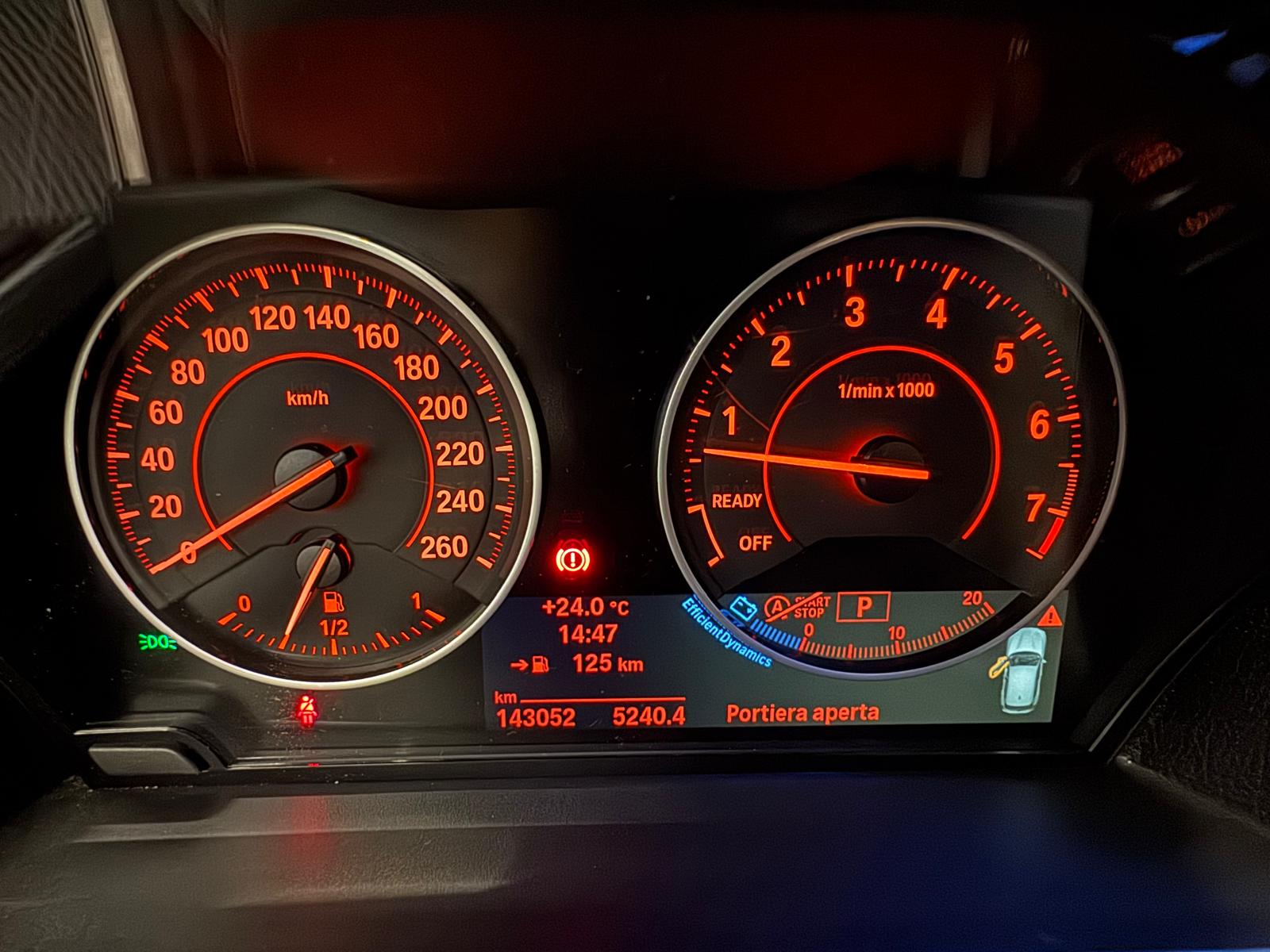 BMW M135i xDrive Steptronic-image-18