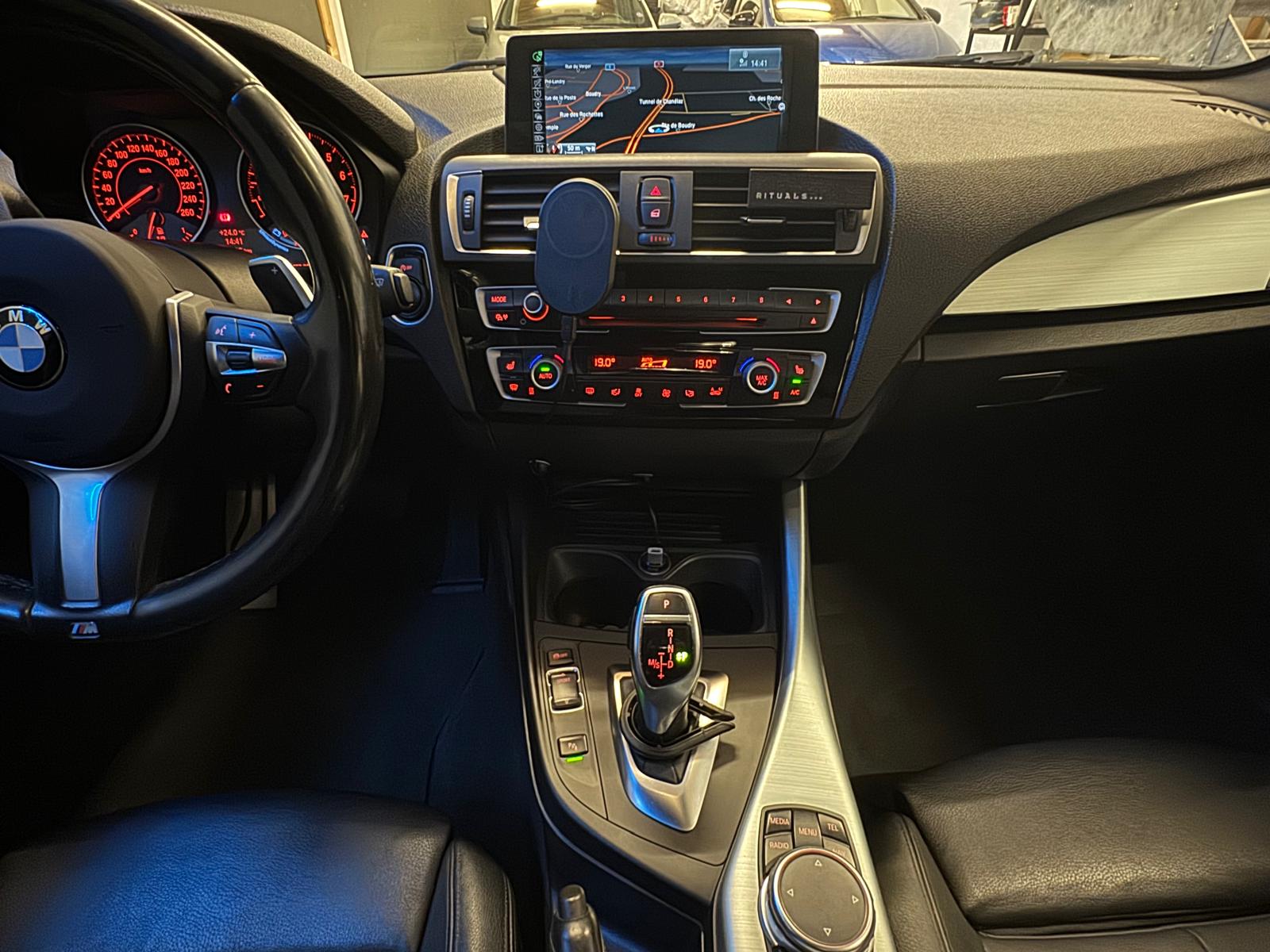 BMW M135i xDrive Steptronic-image-13