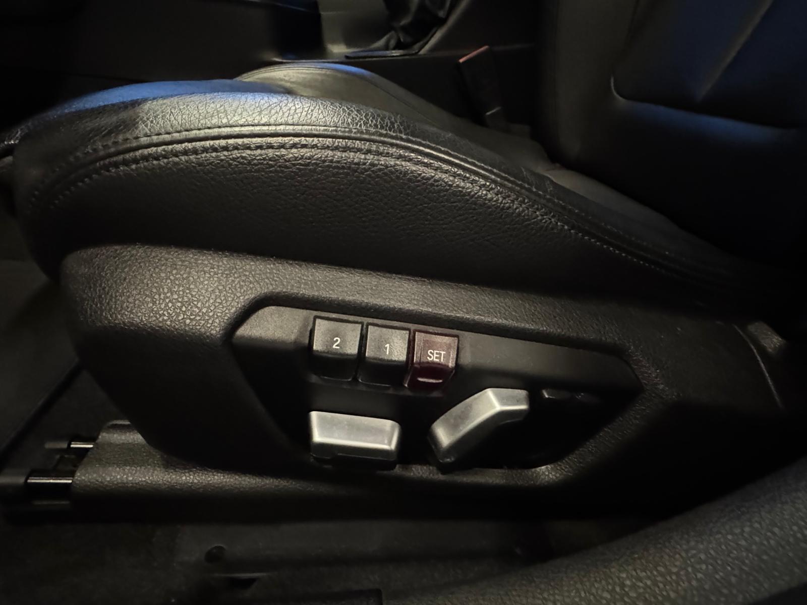 BMW M135i xDrive Steptronic-image-23