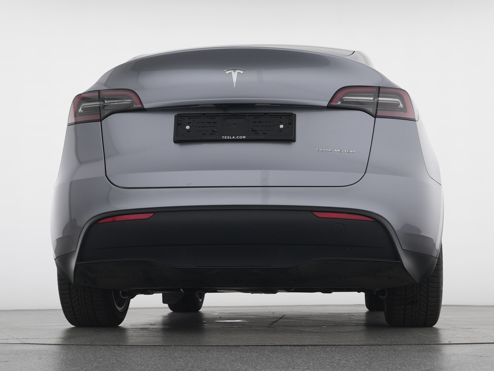 TESLA Model Y Long Range-image-4