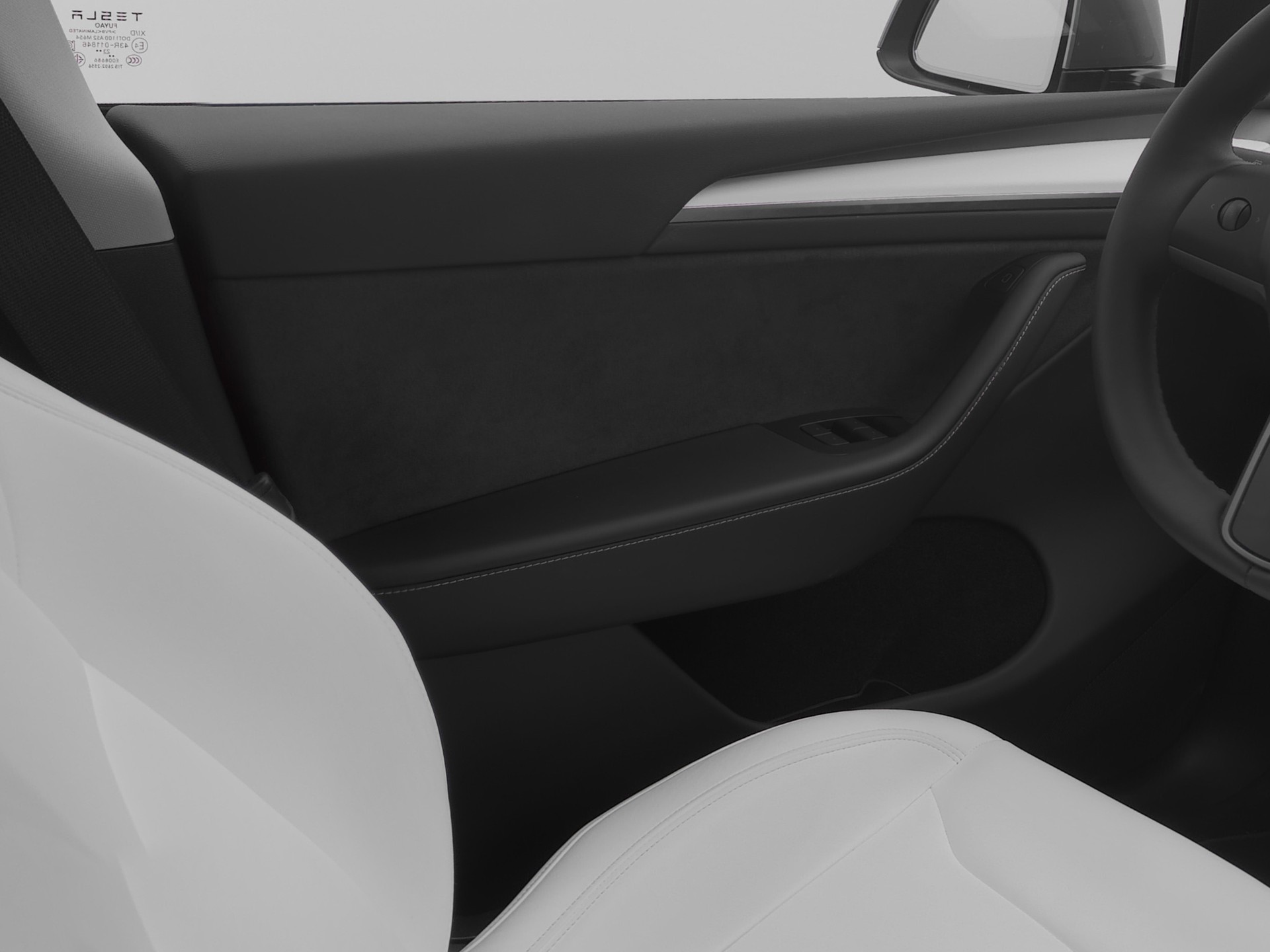 TESLA Model Y Long Range-image-9