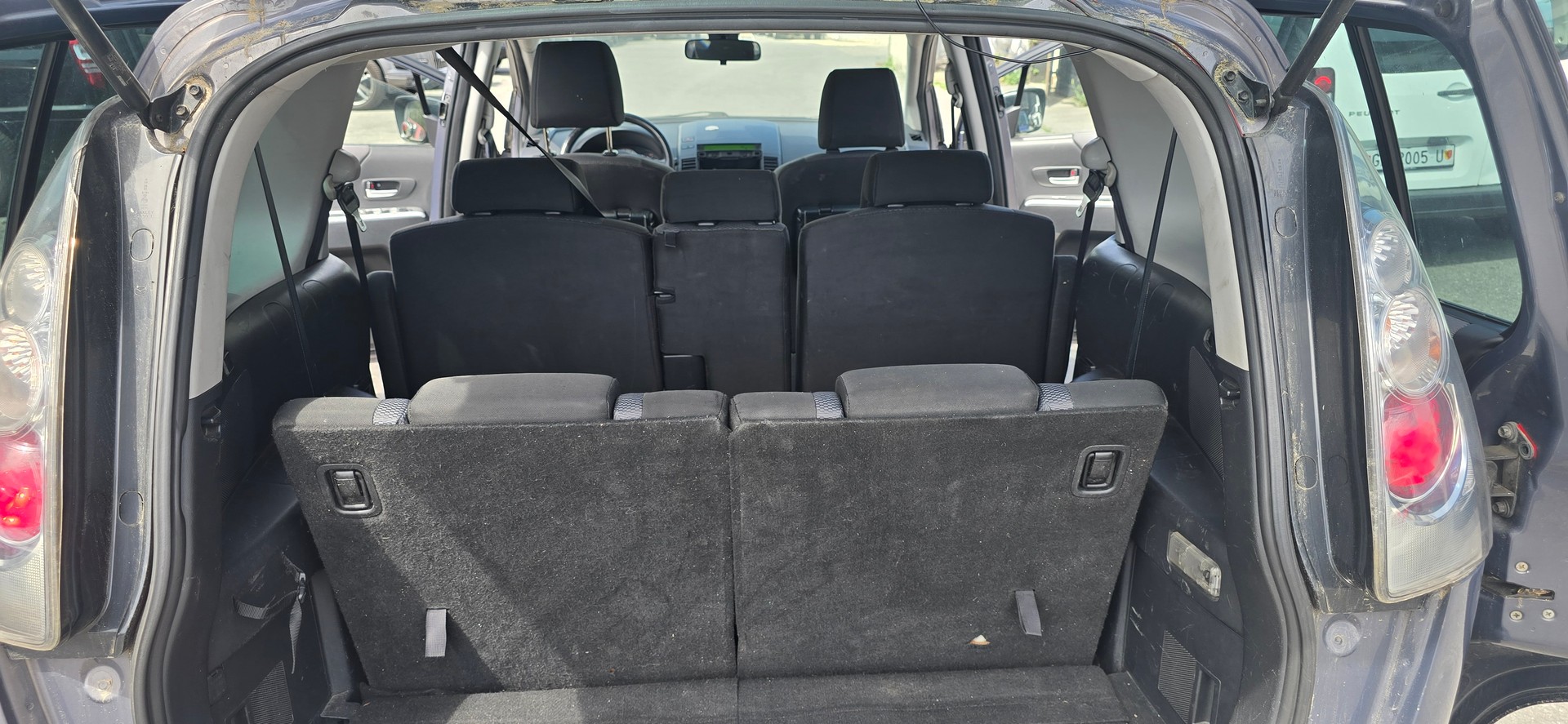 MAZDA 5 2.0d 16V Confort-image-11