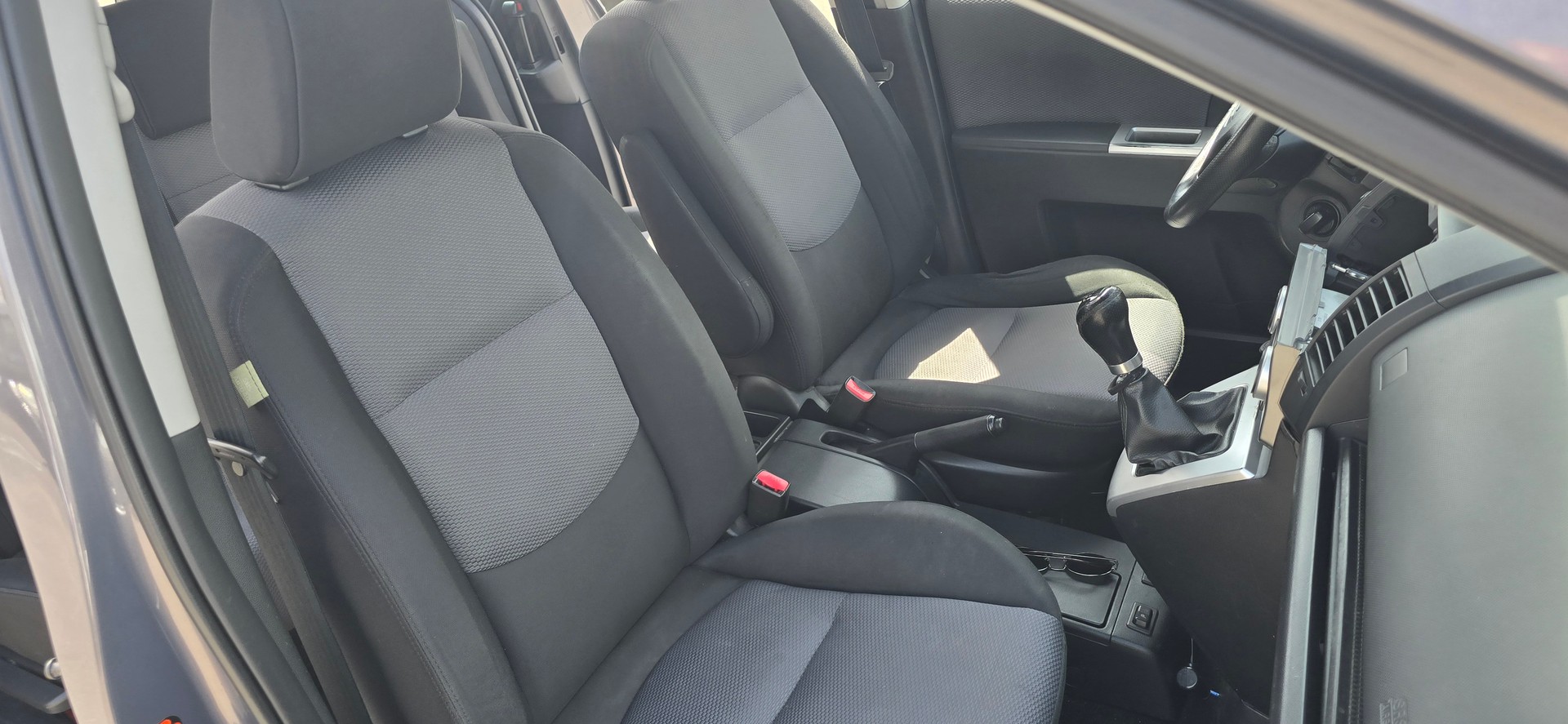 MAZDA 5 2.0d 16V Confort-image-7