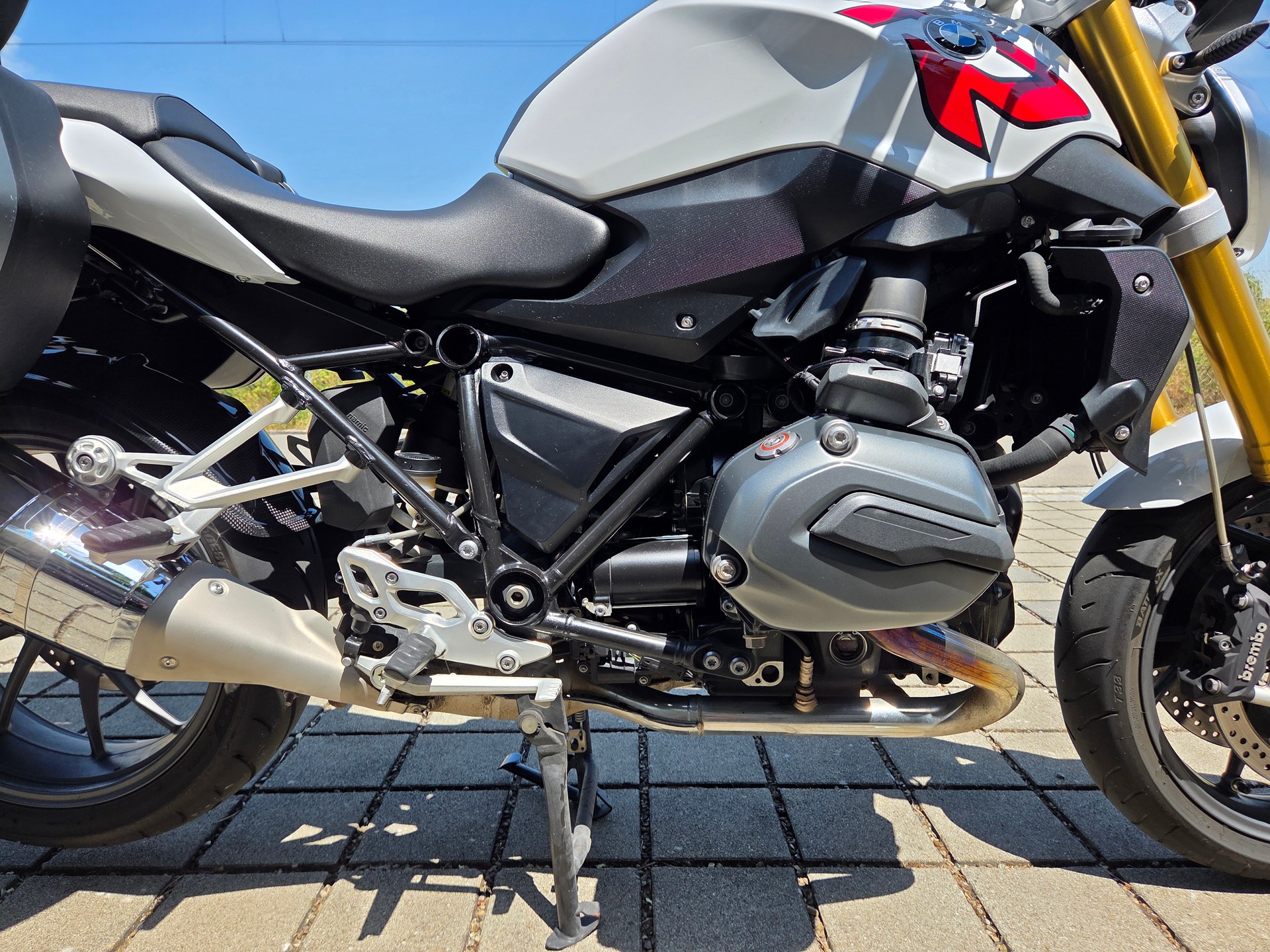 BMW R LC-image-14