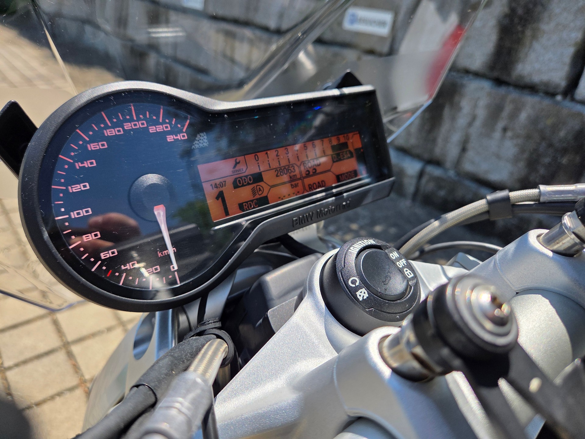 BMW R LC-image-15