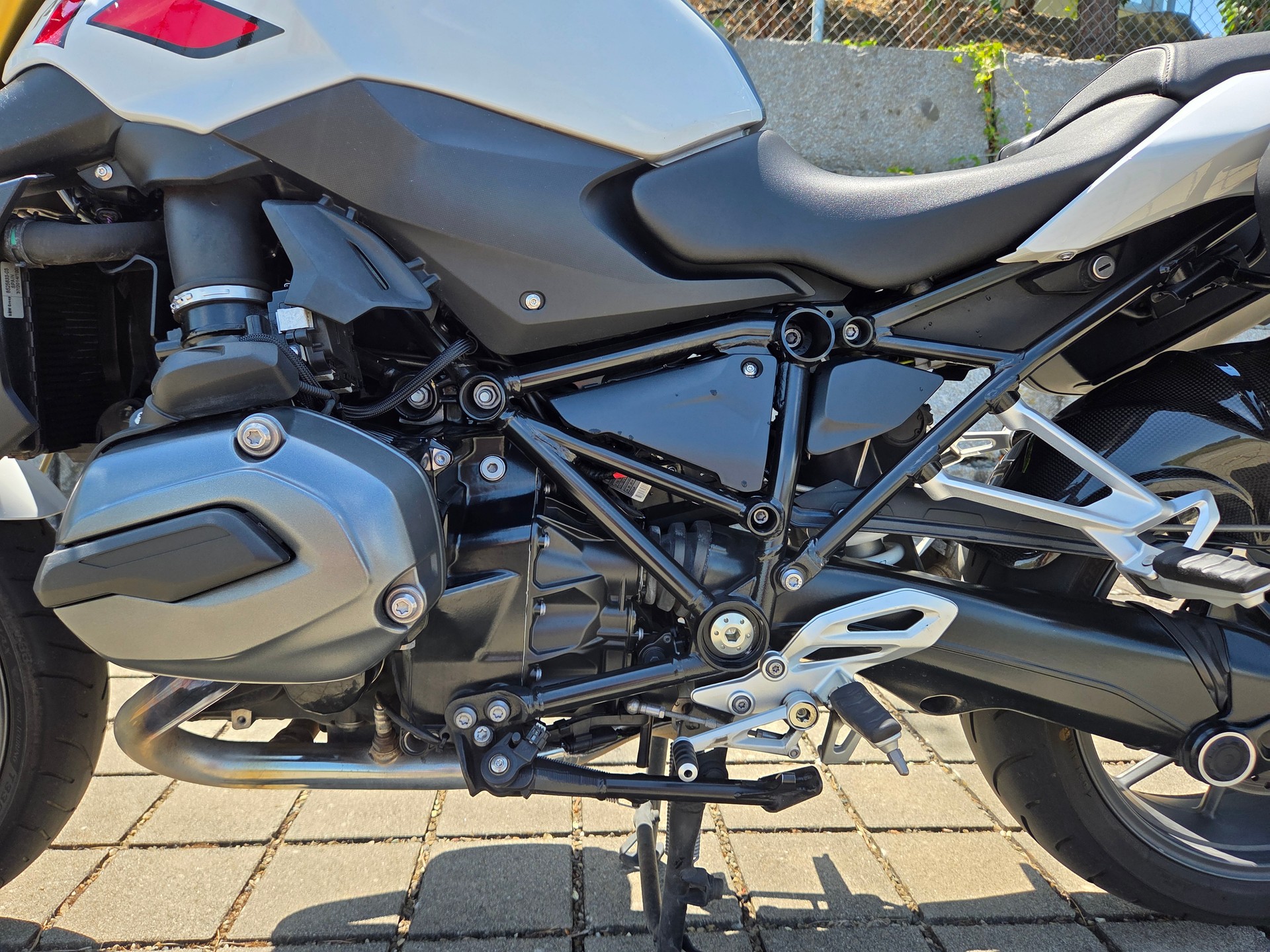 BMW R LC-image-13