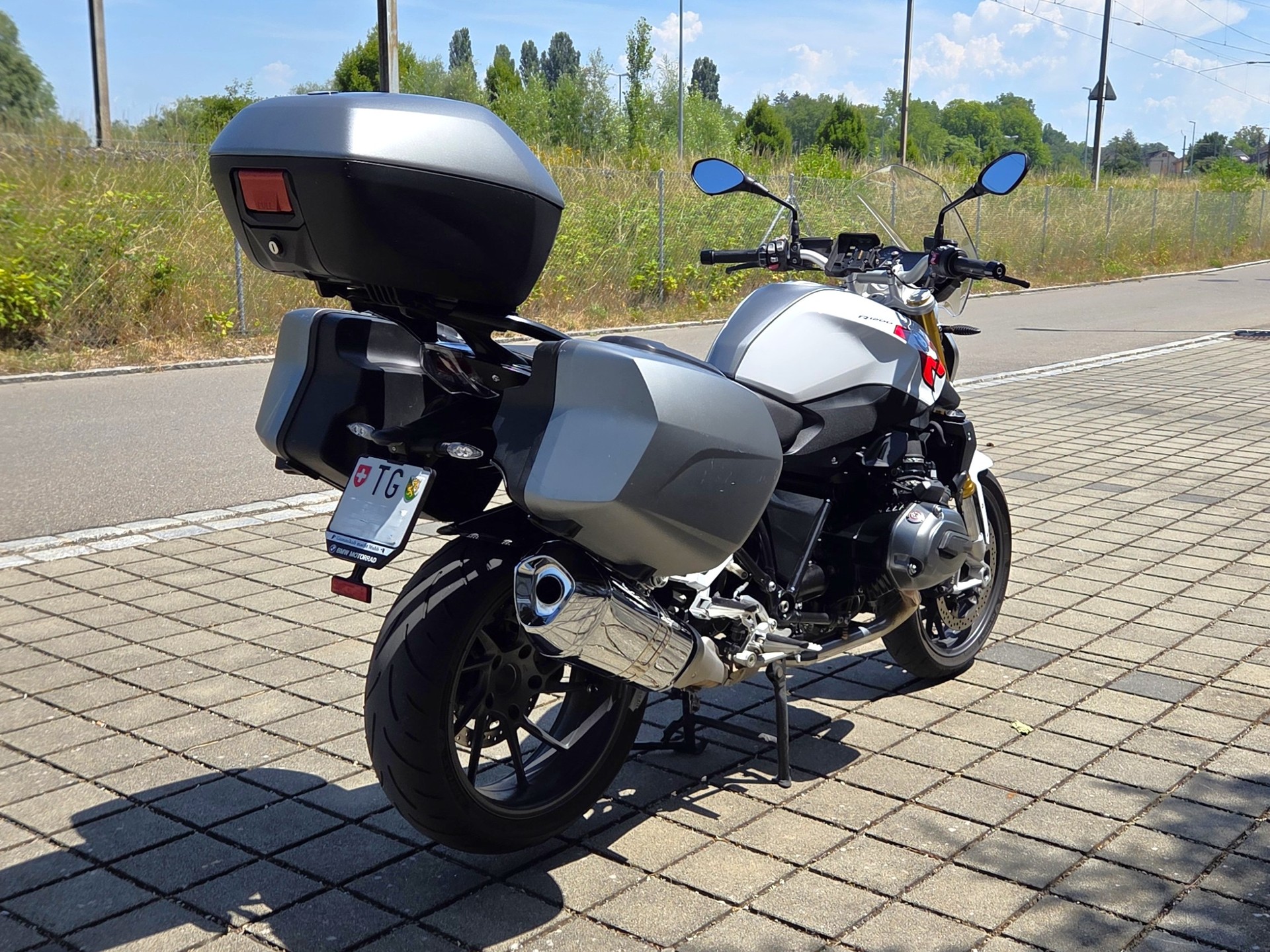 BMW R LC-image-4