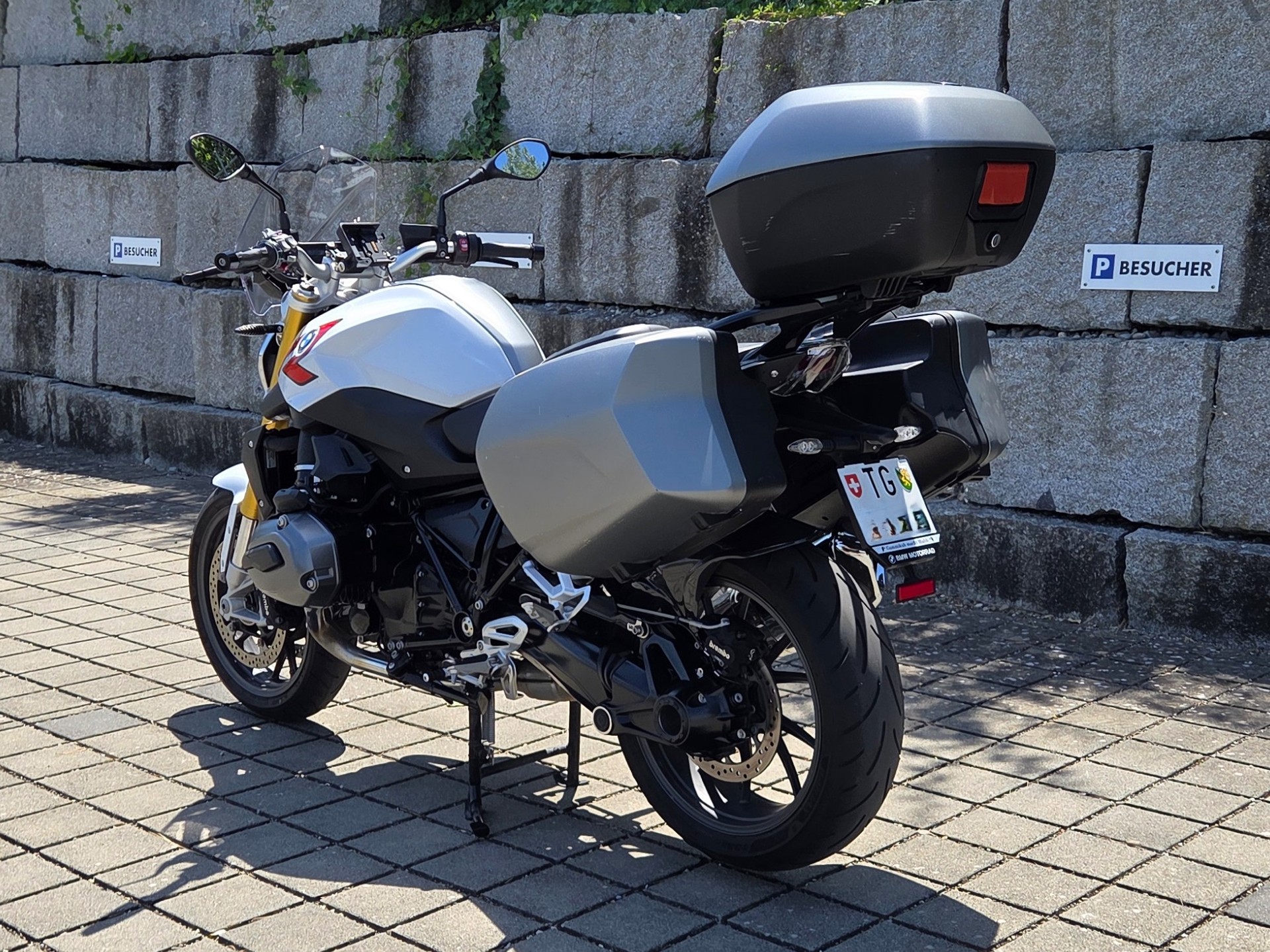 BMW R LC-image-2