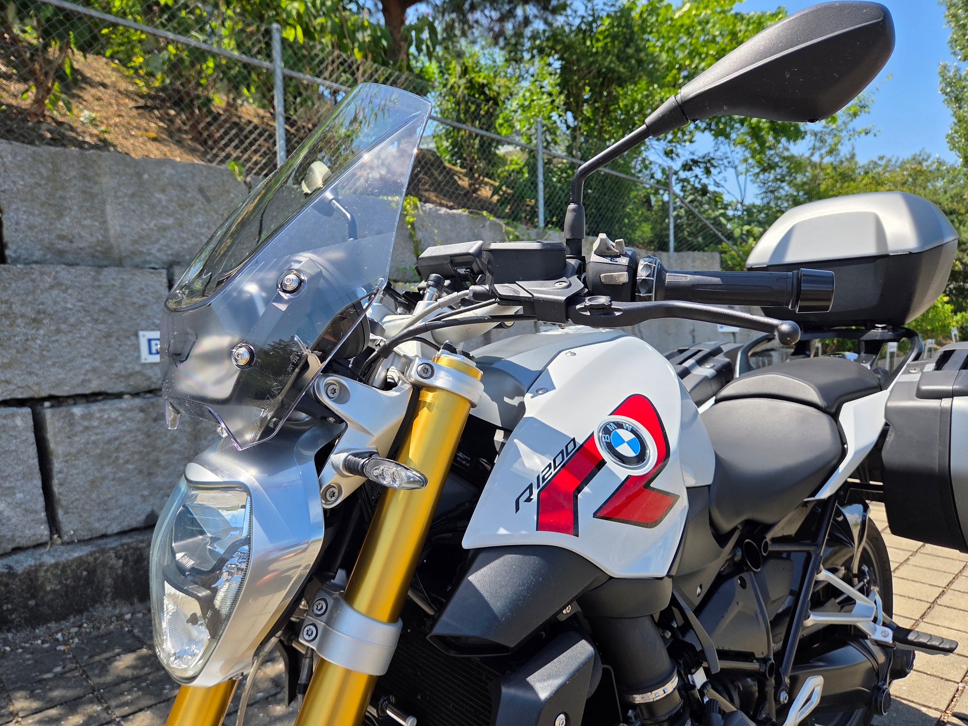 BMW R LC-image-10