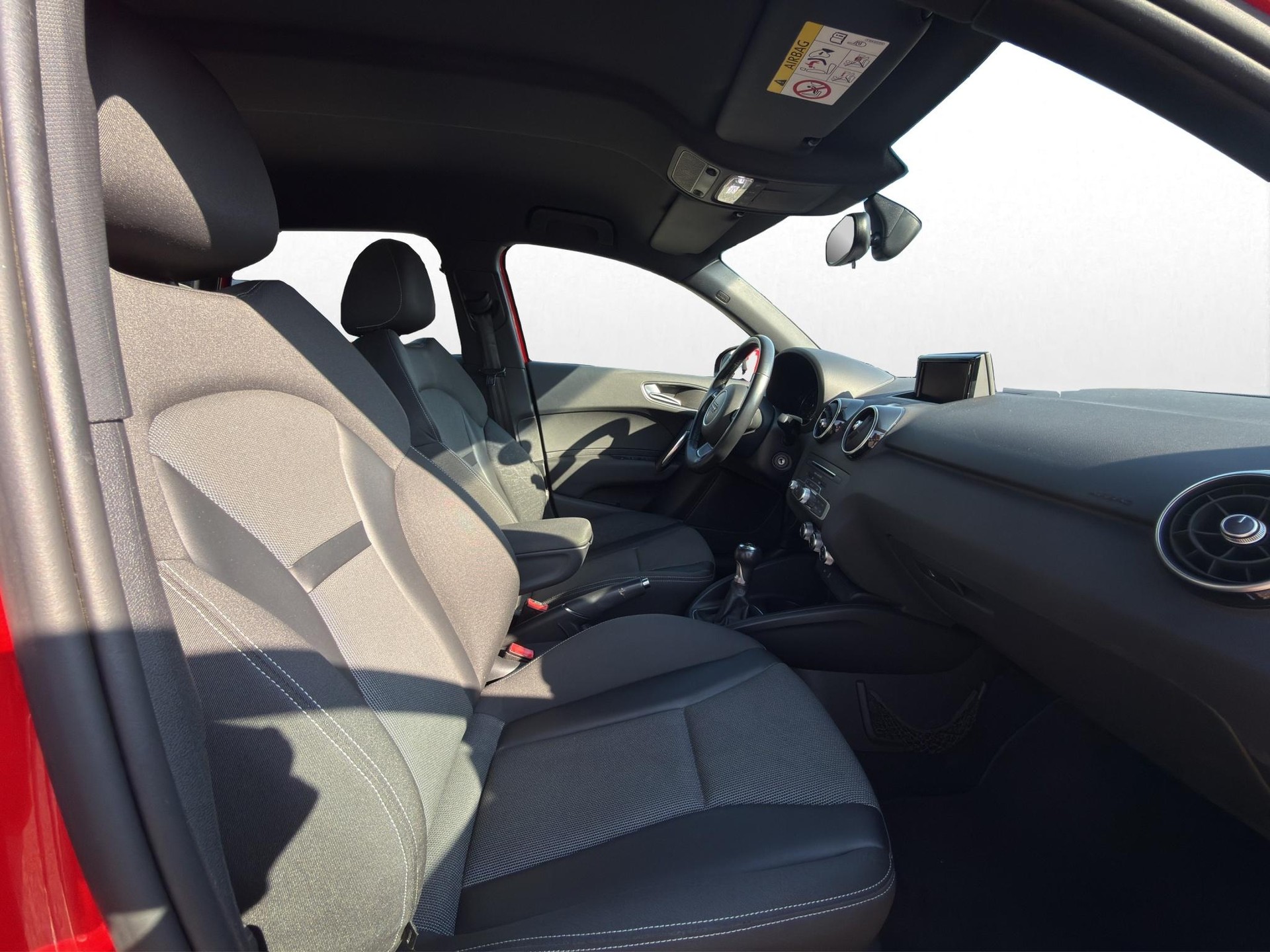 AUDI A1 Sportback 1.4 TDI Sport S-Line-image-12
