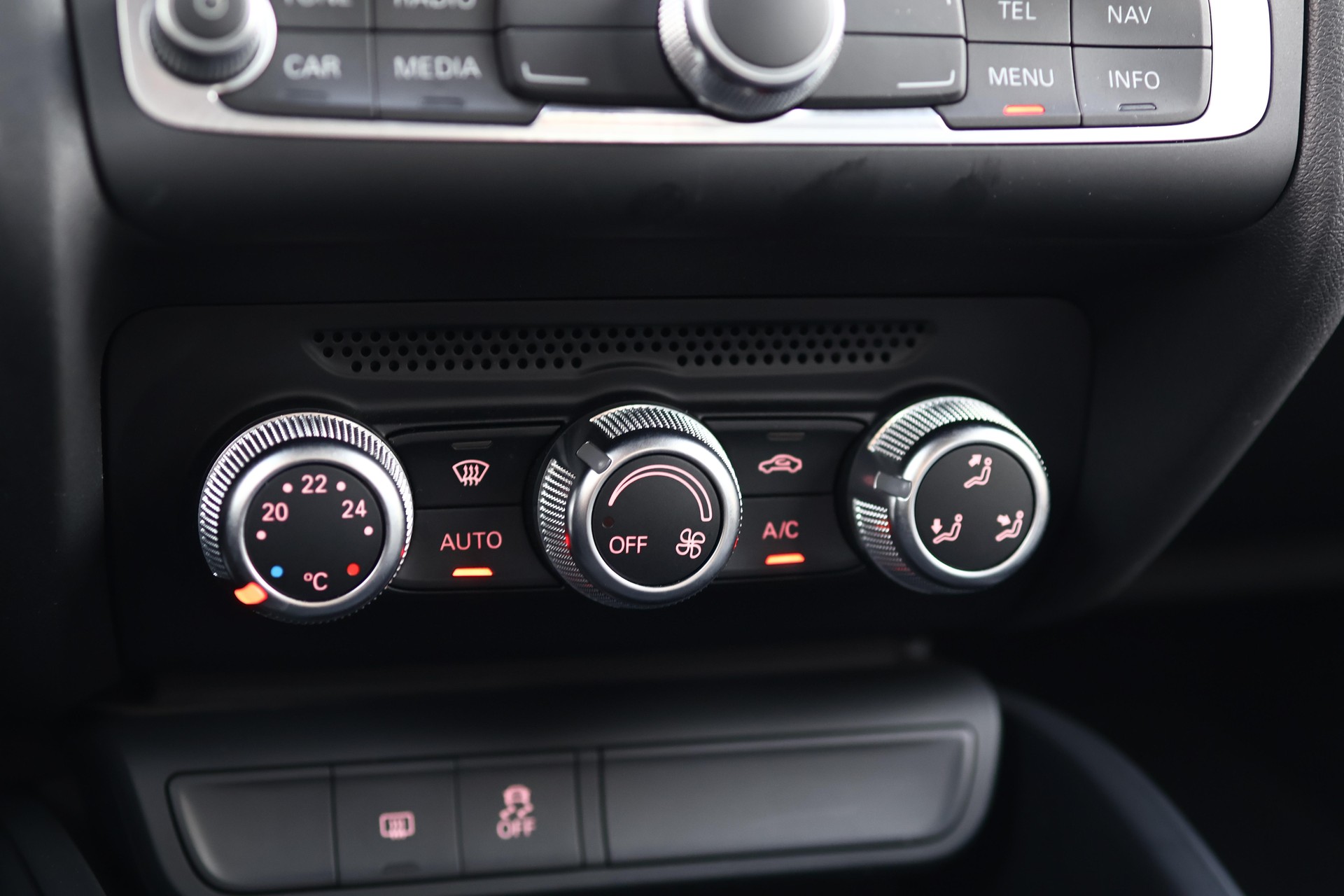 AUDI A1 Sportback 1.4 TDI Sport S-Line-image-19