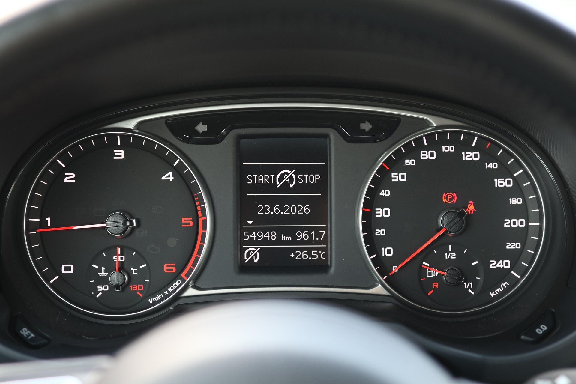 AUDI A1 Sportback 1.4 TDI Sport S-Line-image-16