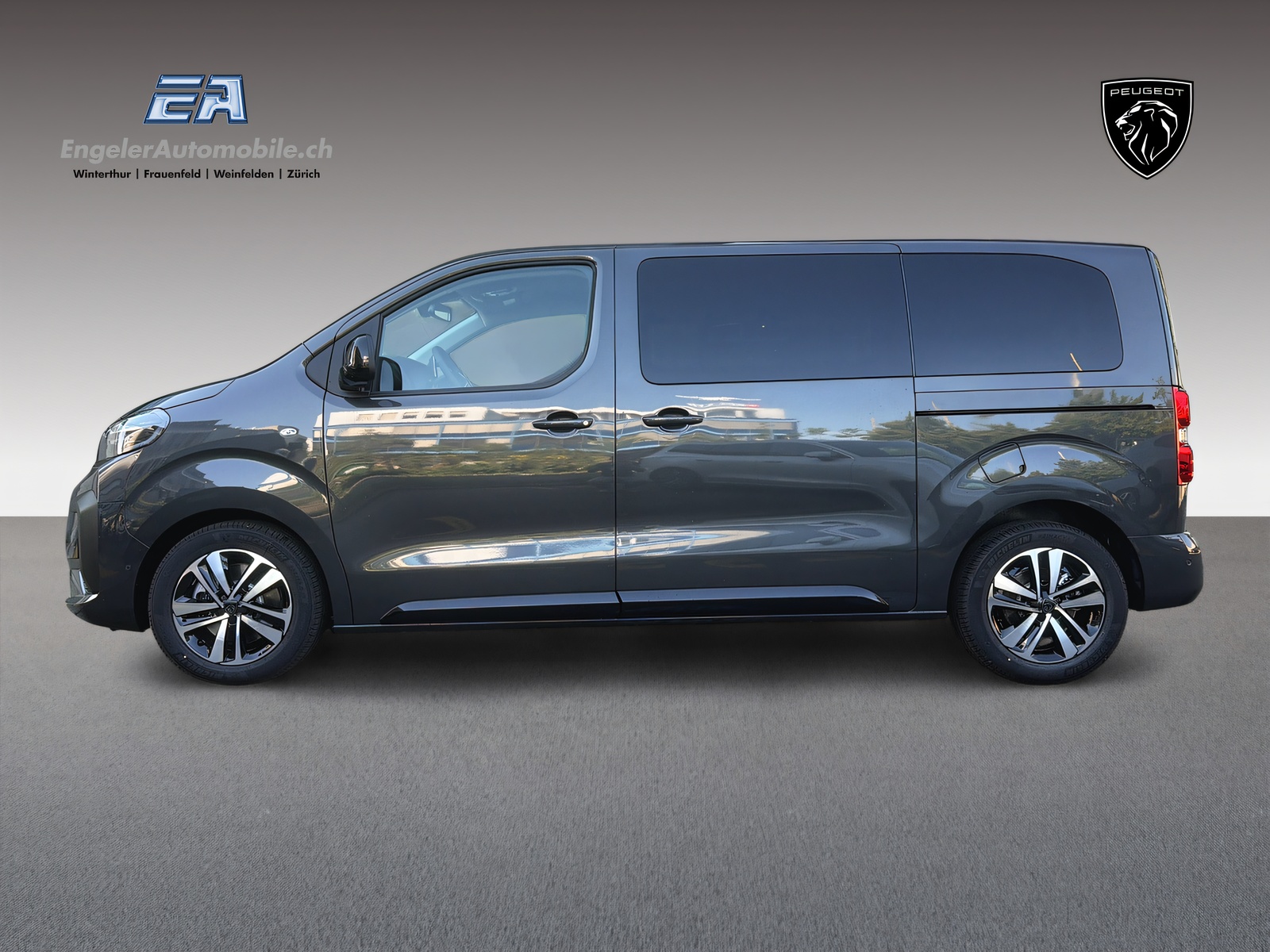PEUGEOT Traveller Standard 2.2 BlueHDi 180 Family Edition S/S-showroom-element-2